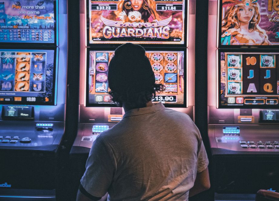 Online Casino: Spielautomaten und Live-Spiele im Überblick