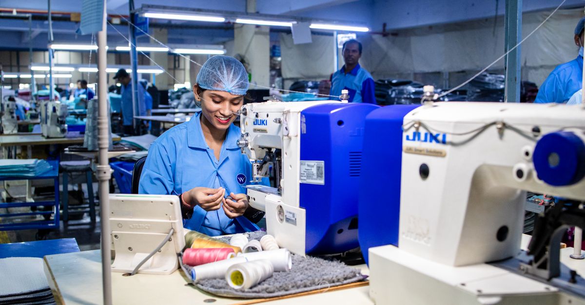 Sew Operating Textile Factory Workers Operating Sewing Machines · Free Stock Photo