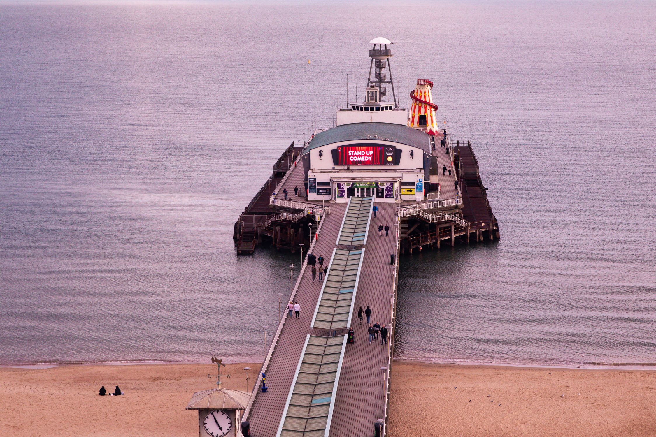 Bournemouth Pier At Dusk In England Free Stock Photo bournemouth-pier-at-dusk-in-england-free-stock-photo