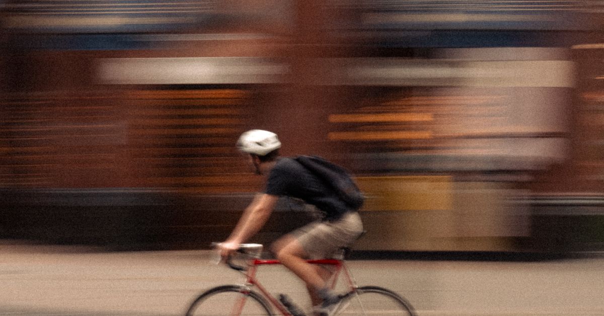 Rüyada Balina Üstünde Yolculuk Yapmak - Rüya Tabiri ve Anlamı - cyclist
