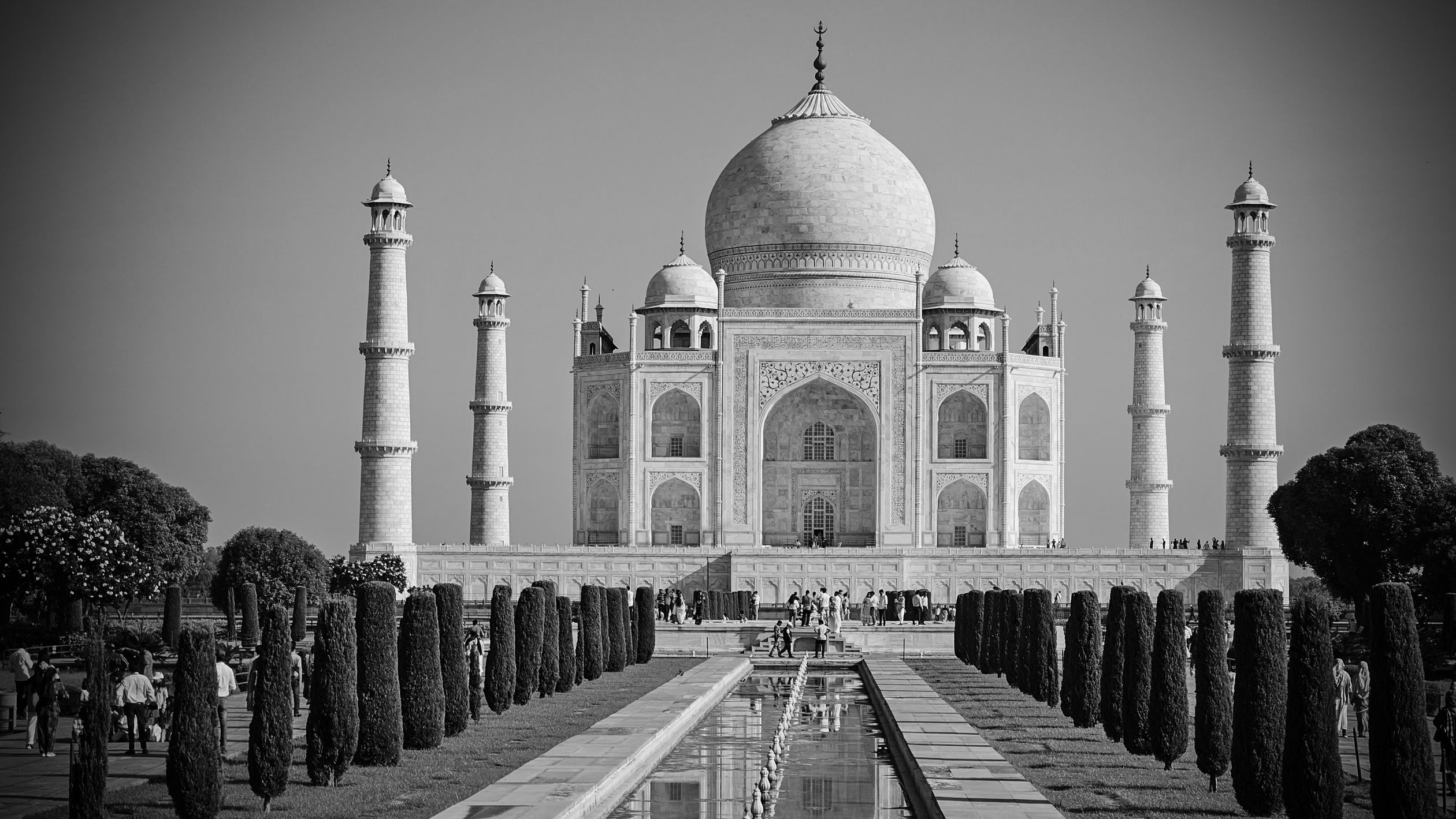 Majestic View Of The Taj Mahal In Black And White Free Stock Photo majestic-view-of-the-taj-mahal-in-black-and-white-free-stock-photo
