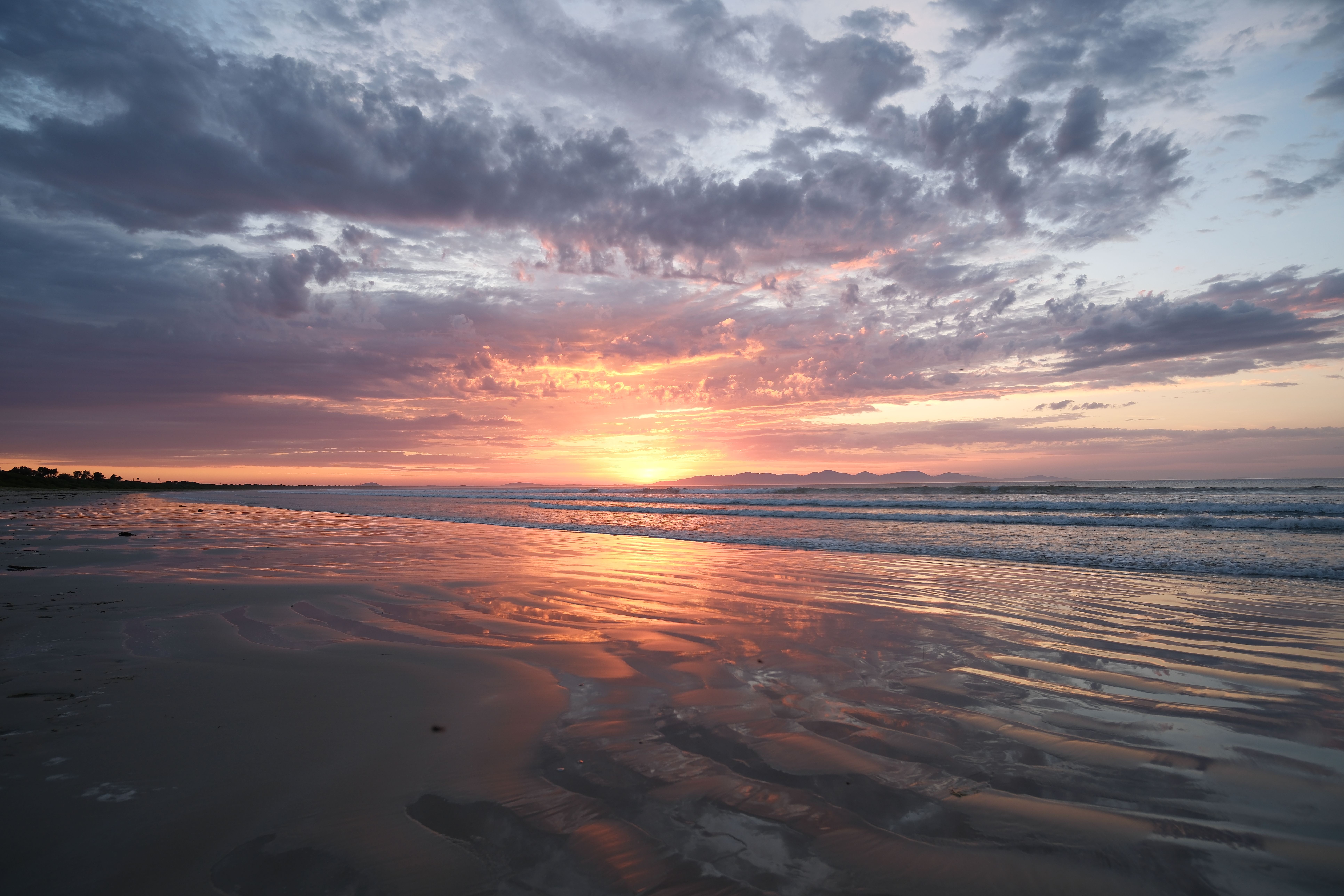 Stunning Coastal Sunset with Vibrant Sky · Free Stock Photo