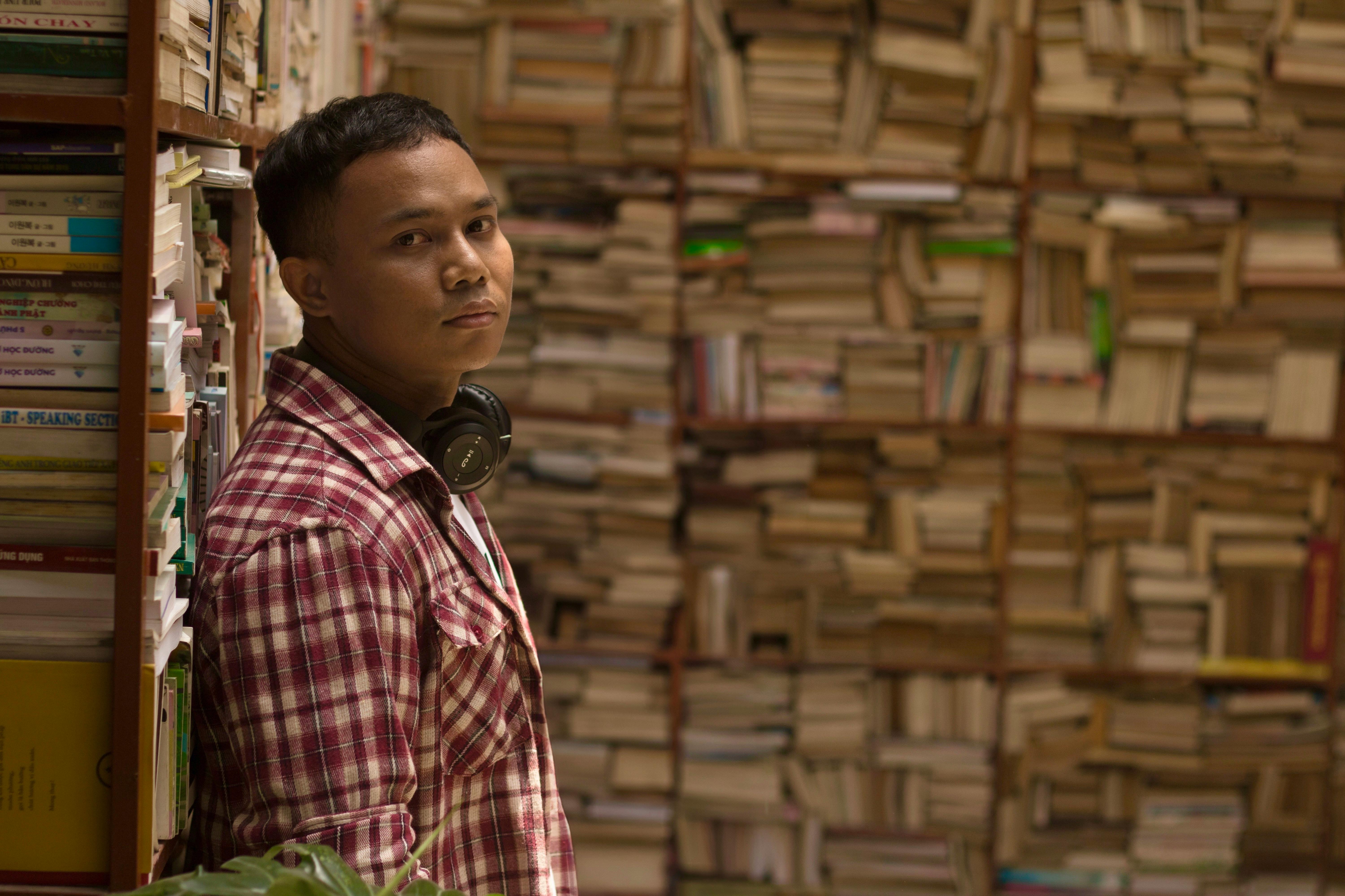 Osiris Zelaya: Connecting Language Learning to Culture and Community — Photo by Duy's  House of Photo on Pexels