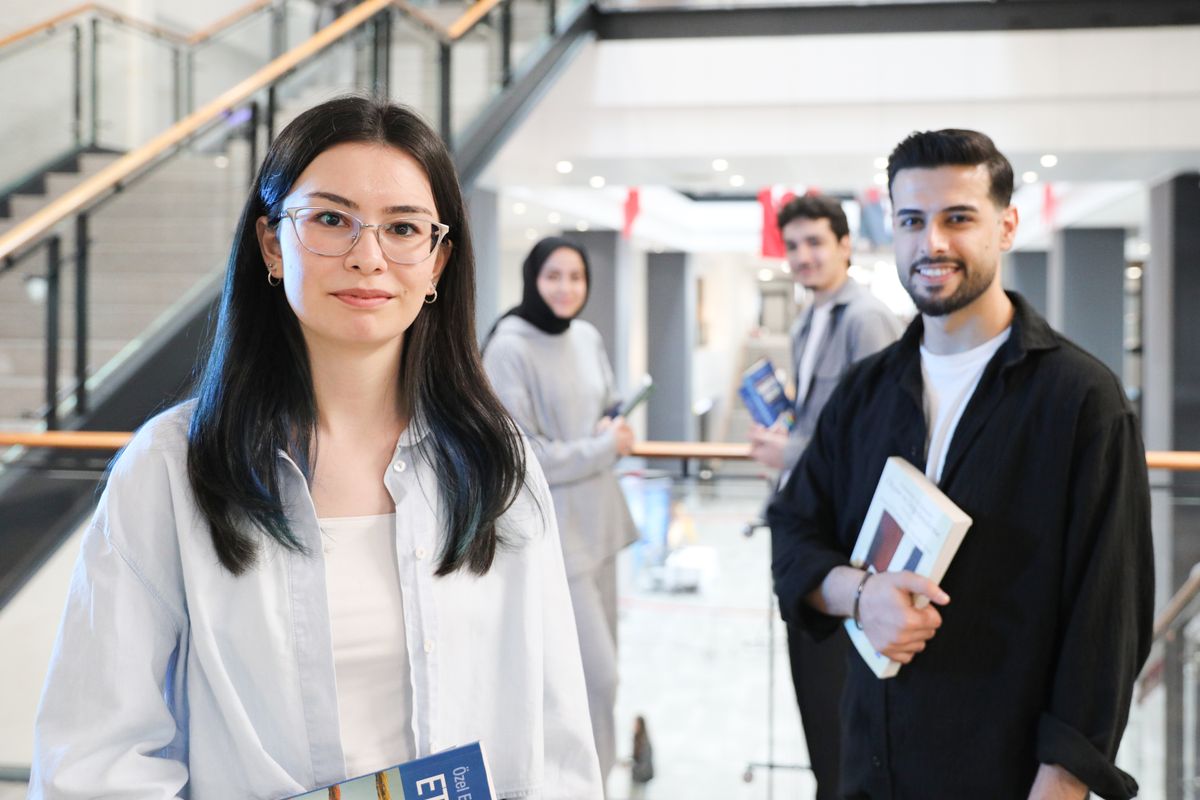 student moves in Keynsham — Student Moves in Keynsham — the working end of the job