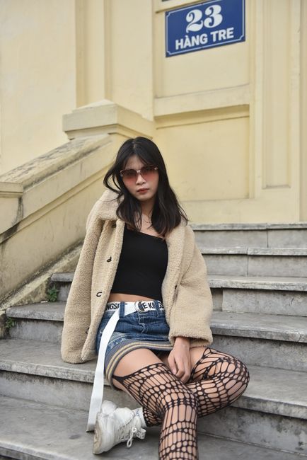 Teddy jacket with shorts and fishnet tights — no way I'm getting cold in this 🧸
#styleinspo #beige #jacket #shorts
