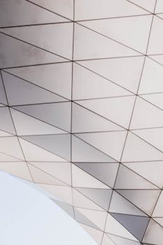 现代几何建筑光影相互作用的抽象视图