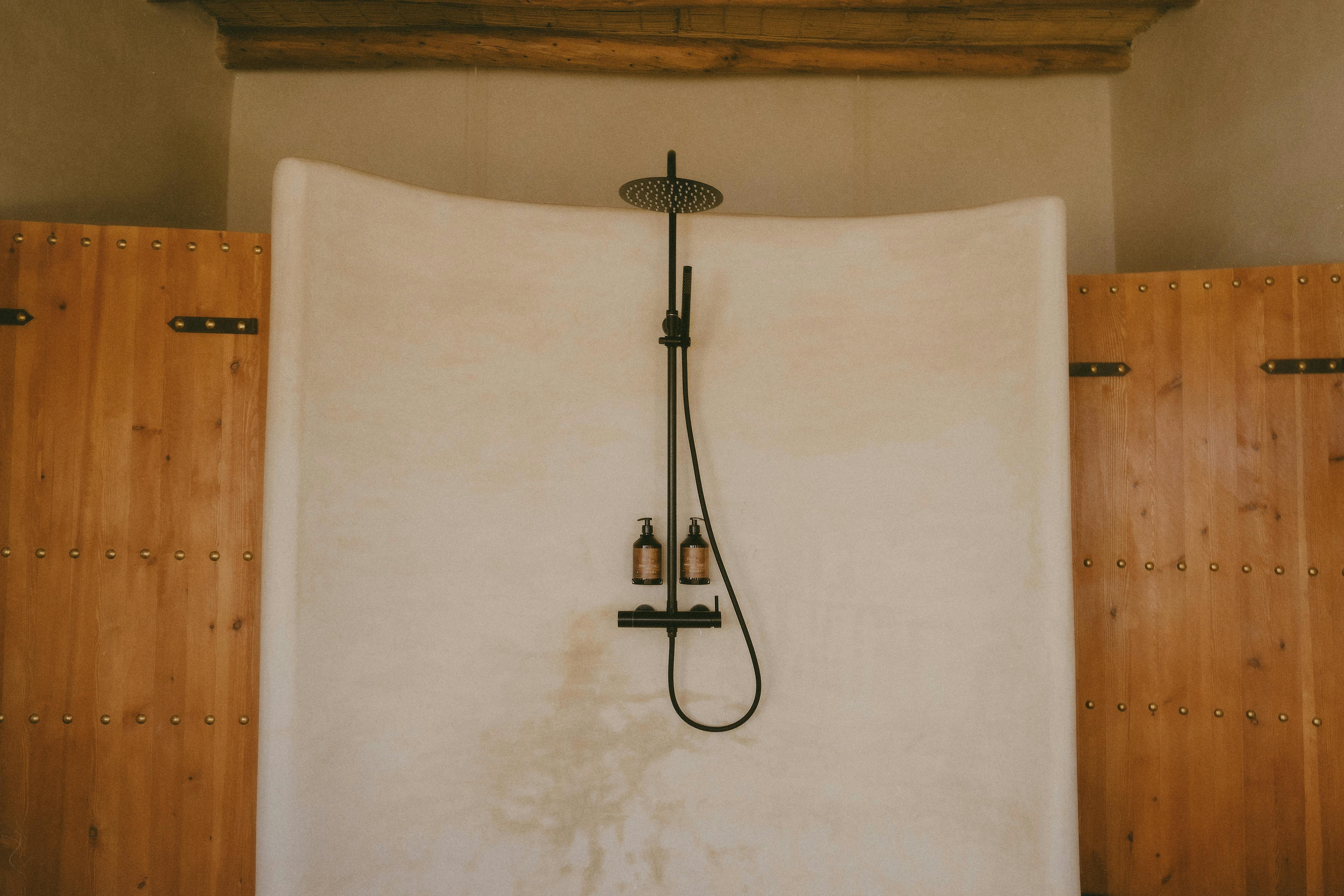 Gresie, iluminat și sfaturi utile