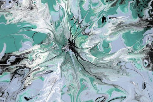 Free Captivating abstract pattern with green and white paint swirl, perfect for artistic and design projects. Stock Photo