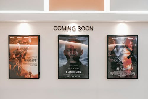 Trois Affiches De Films Assorties