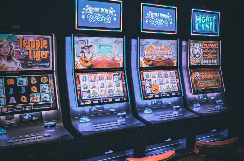 Online Casino: Spielautomaten und Live-Spiele im Überblick