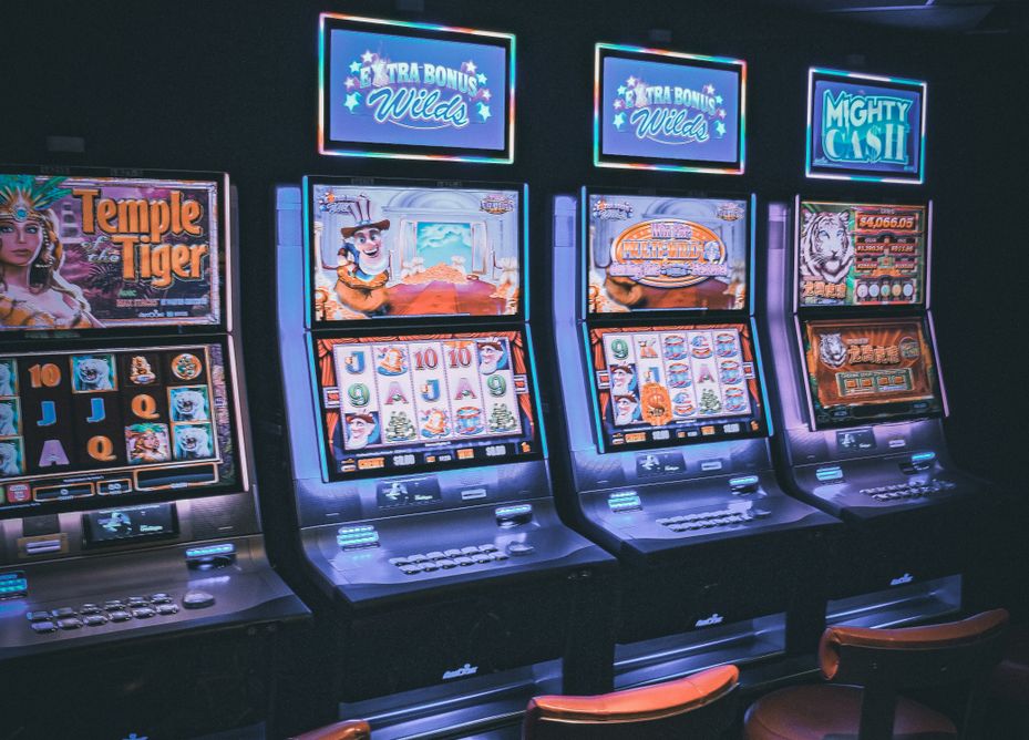 Online Casino: Spielautomaten und Live-Spiele im Überblick