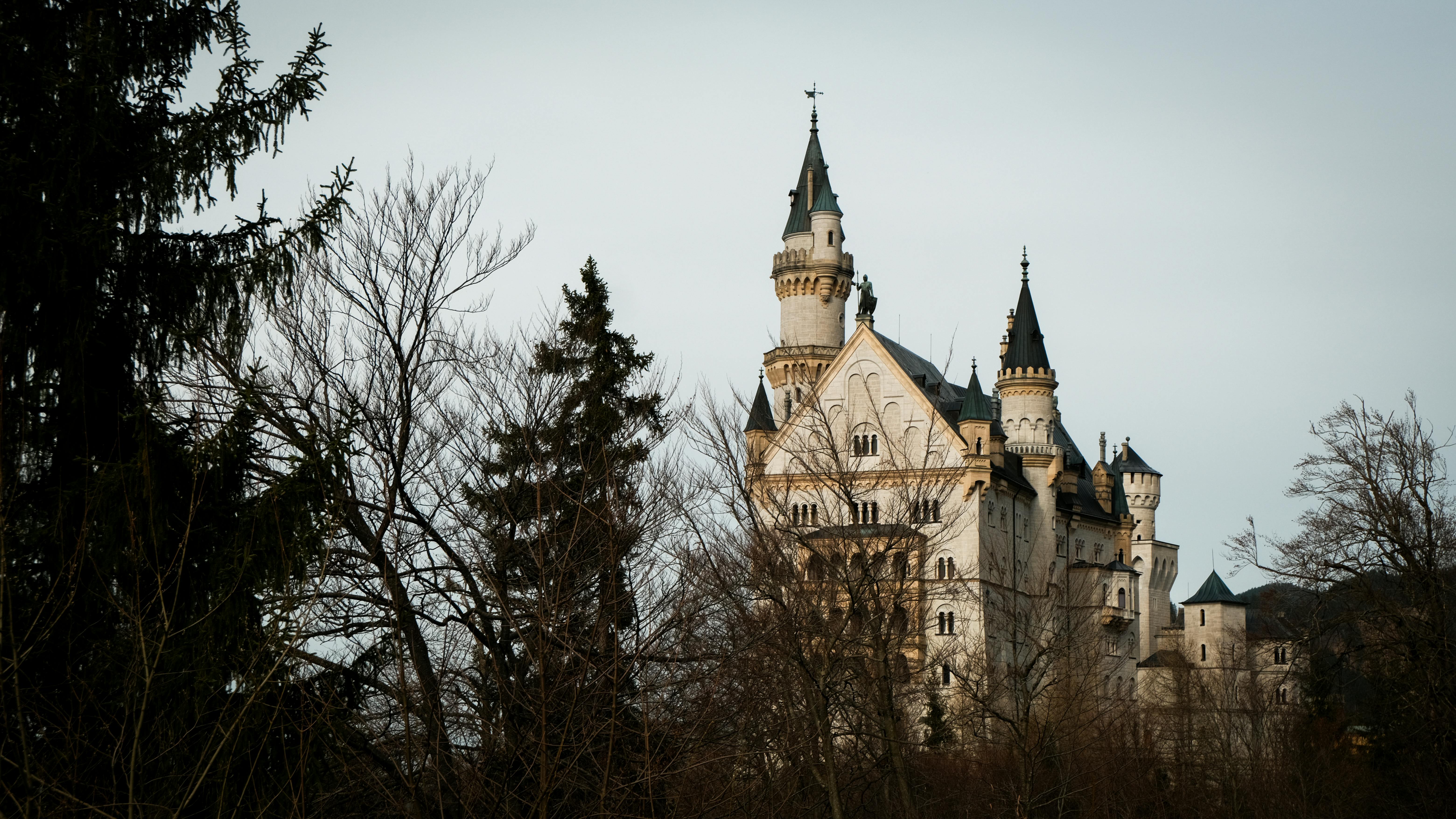 Mengenal Neuschwanstein Castle Germany: Panduan Lengkap Wisata Kastil Eropa untuk Traveler Indonesia