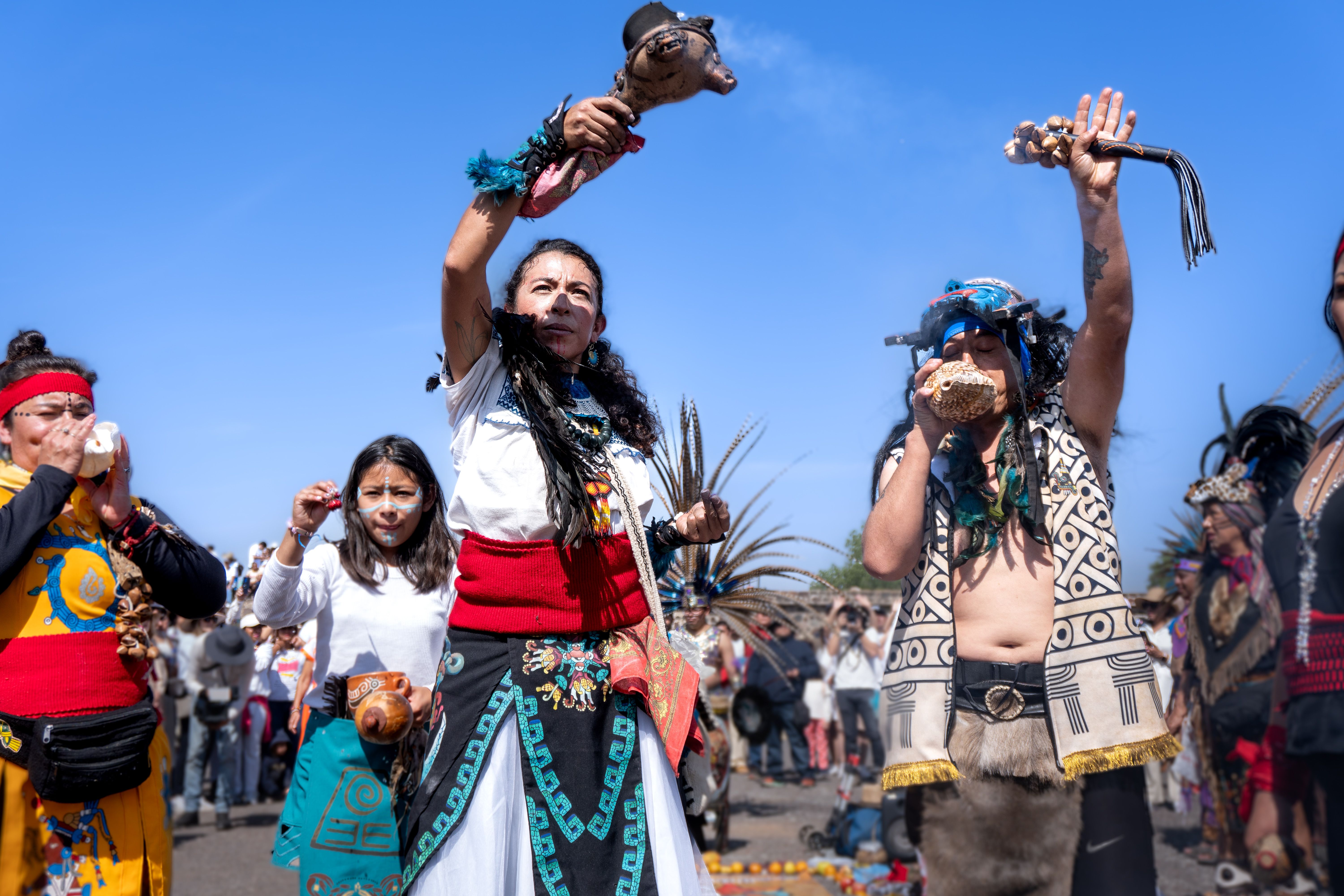 Traditional Dance Ritual at Teotihuacán · Free Stock Photo