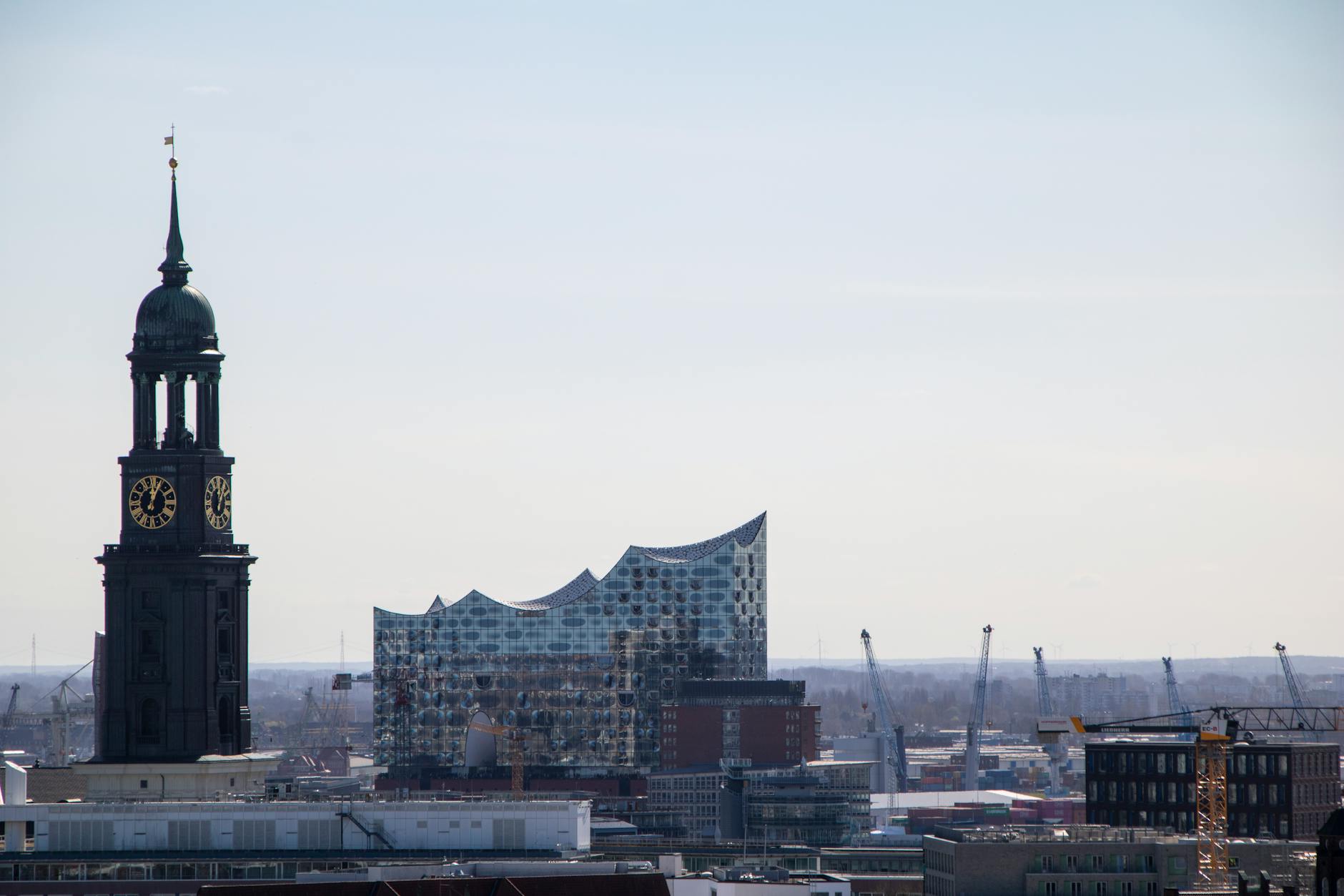 Airport transfers in Mont St Michel Airport transfers in Mont St Michel