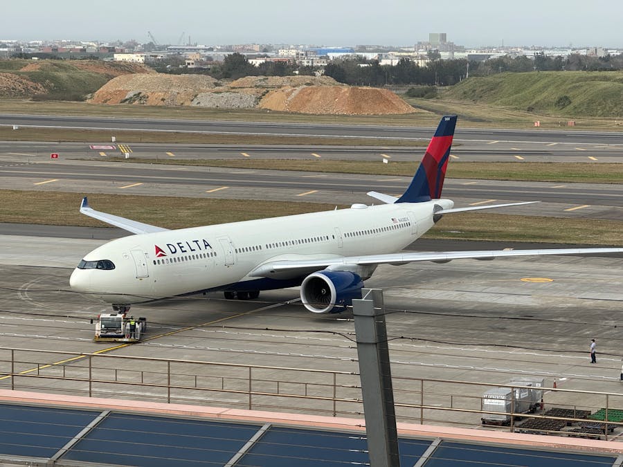 Delta Airlines Faces Turmoil Amid Rising Unruly Passengers and Potential Fleet Turnaround  --- This headline effectively incorporates:  - Primary Entities: Delta Airlines, United States - Numbers: 300 incidents, 1,800 incidents - Politics