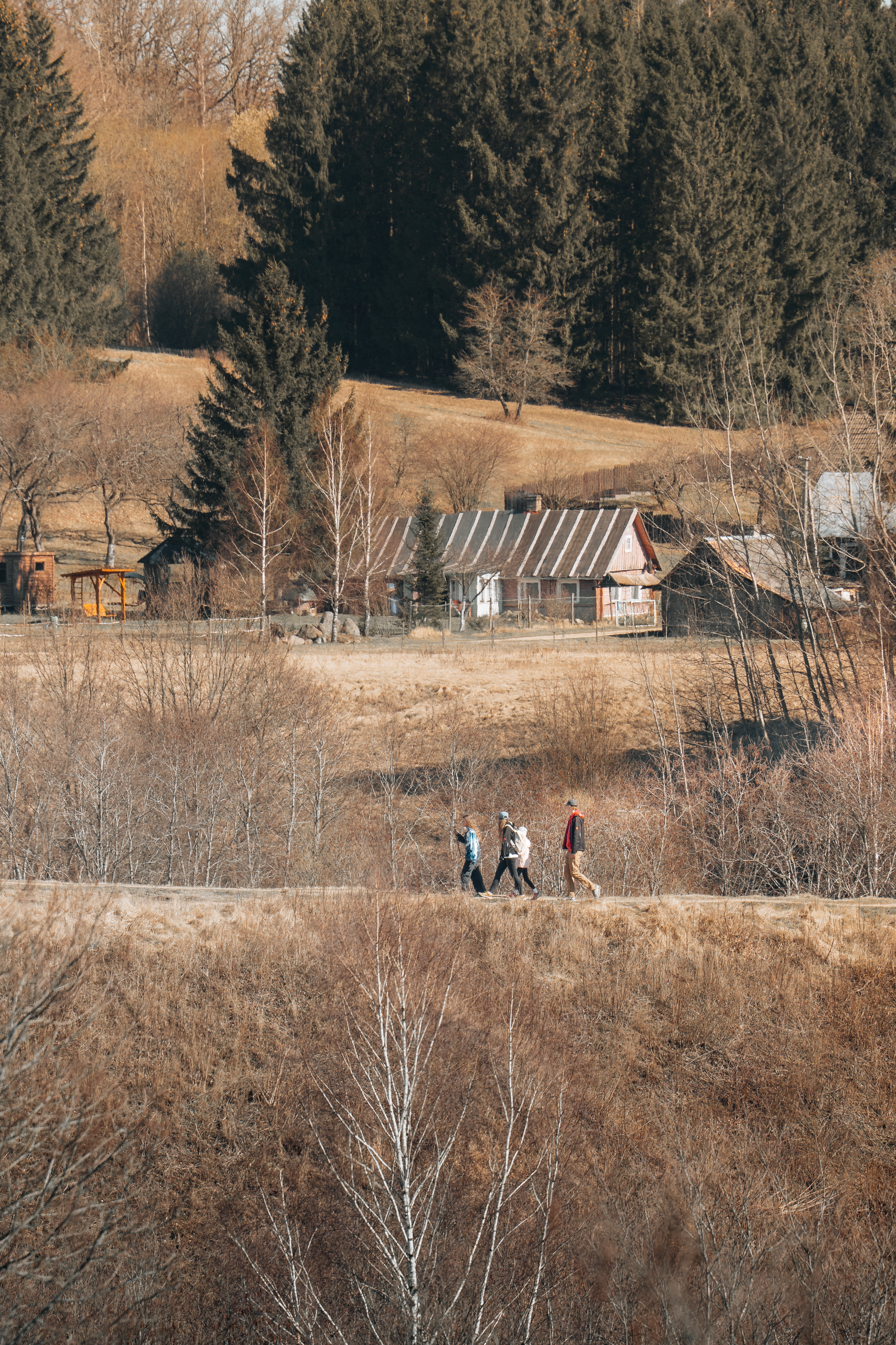 Scenic rural landscape with people walking · Free Stock Photo