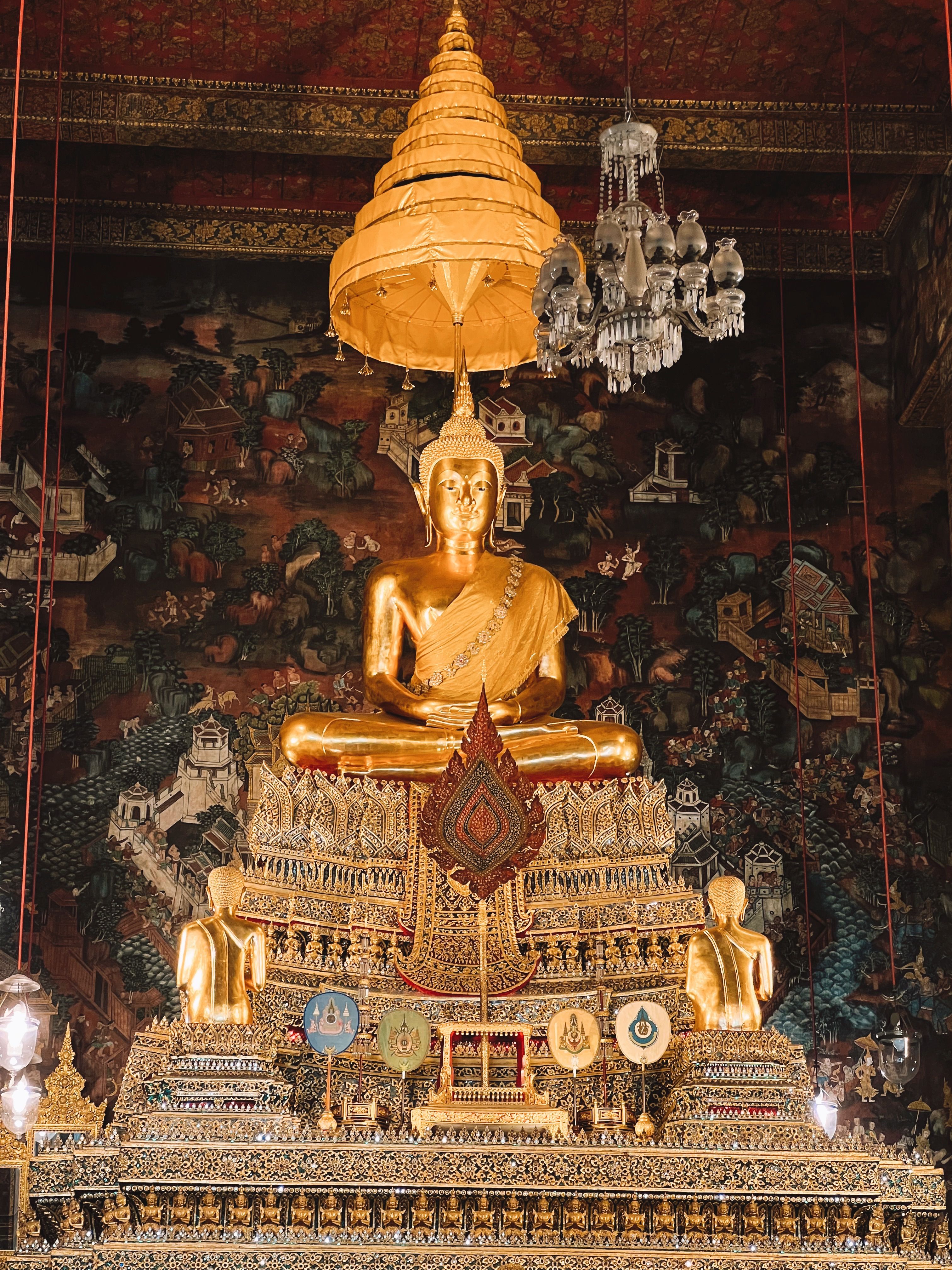 Golden Buddha Statue in Ornate Thai Temple · Free Stock Photo