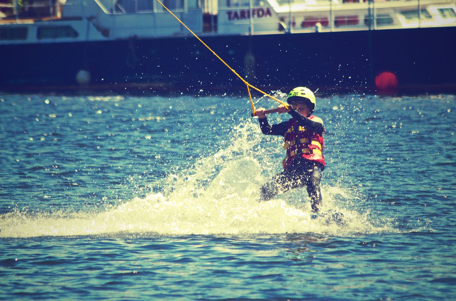 Water Skiing Photos, Download The BEST Free Water Skiing Stock Photos ...