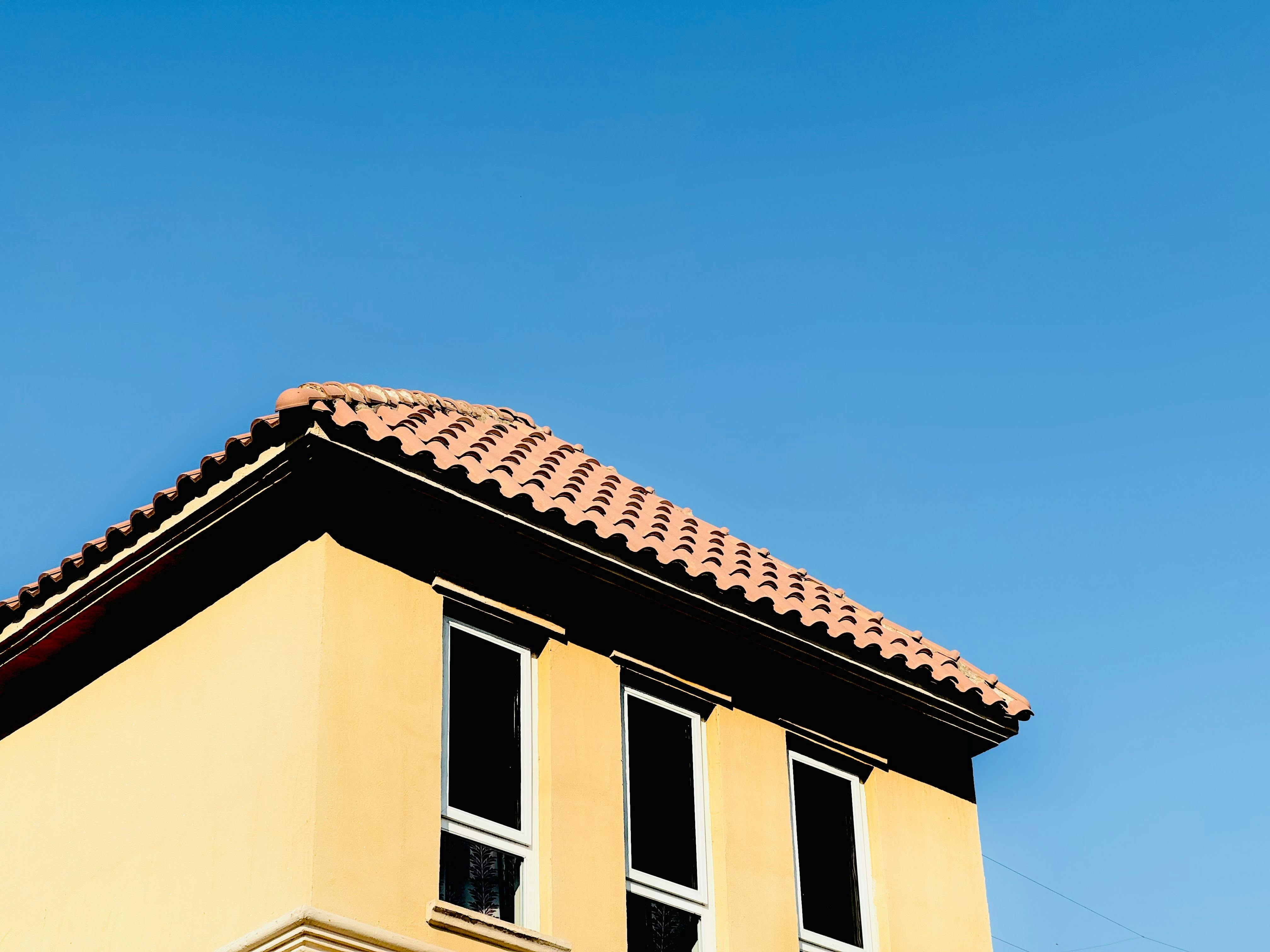 Mortgage rates rise for second straight week — Photo by Shuaizhi Tian on Pexels