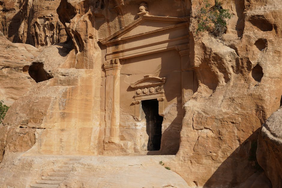 Train Tickets to Petra Jordan: How to Get There by Rail - Featured Image