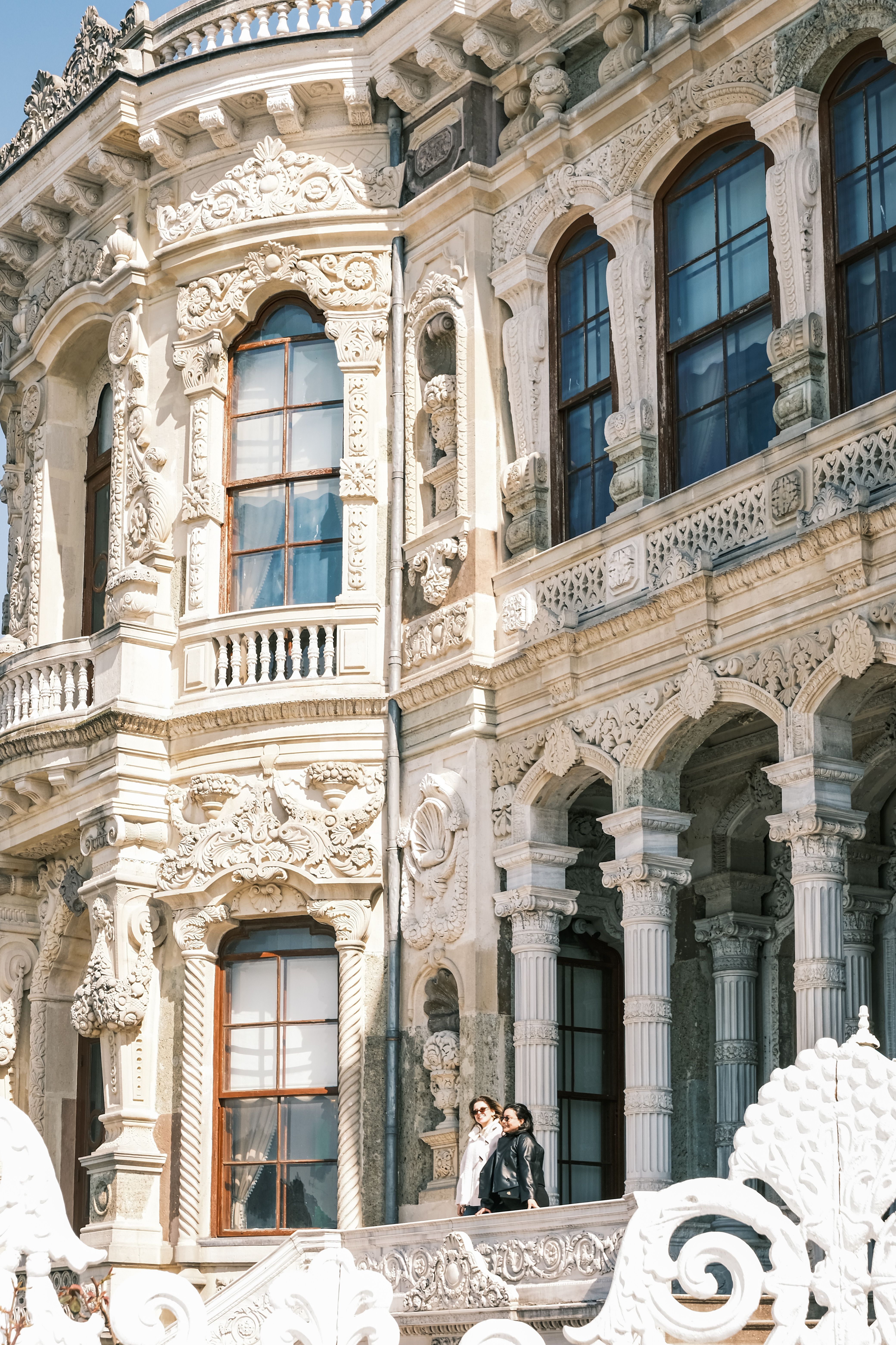 Ornate Historical Architecture with Couple · Free Stock Photo
