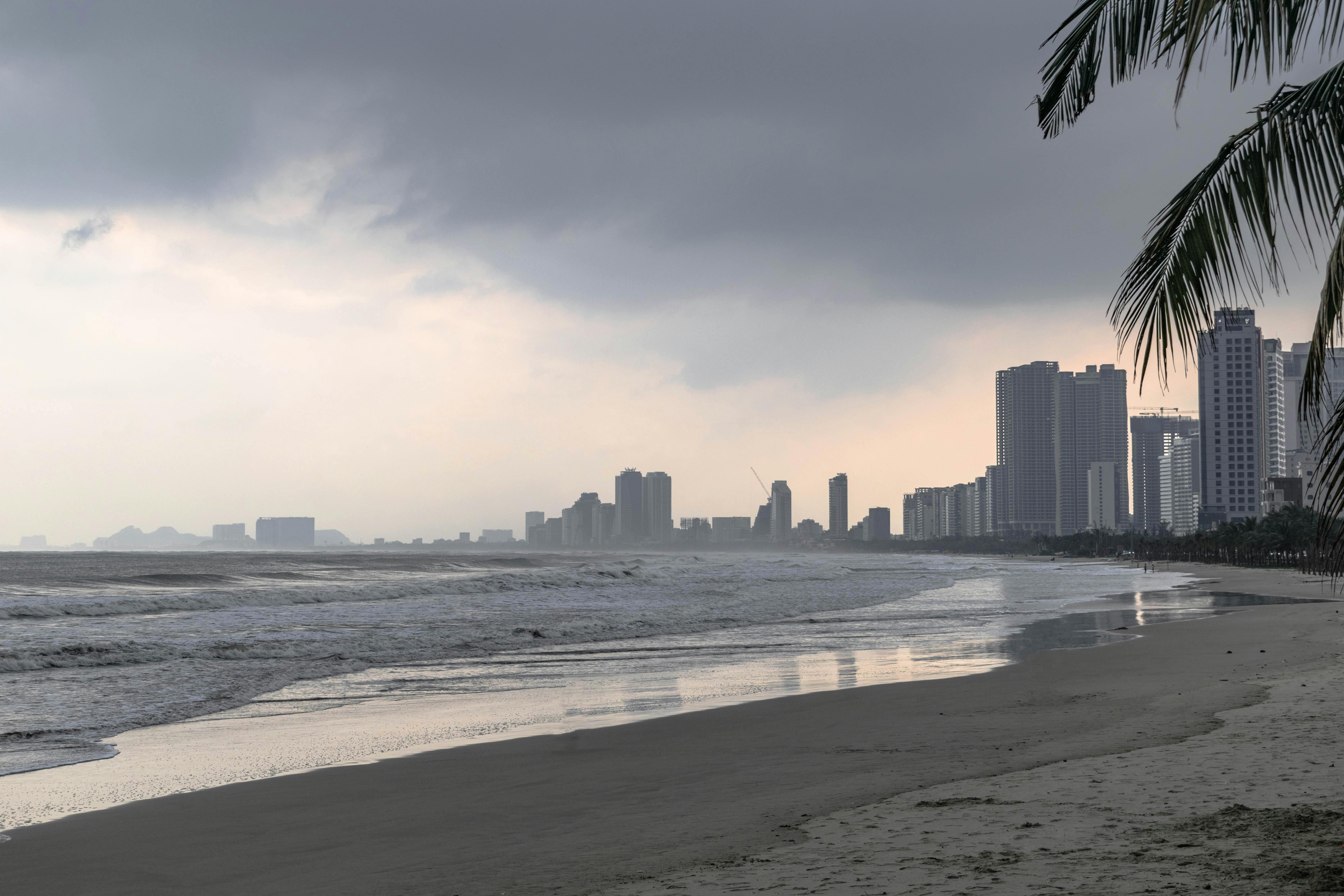 dramatic da nang beach skyline at twilight