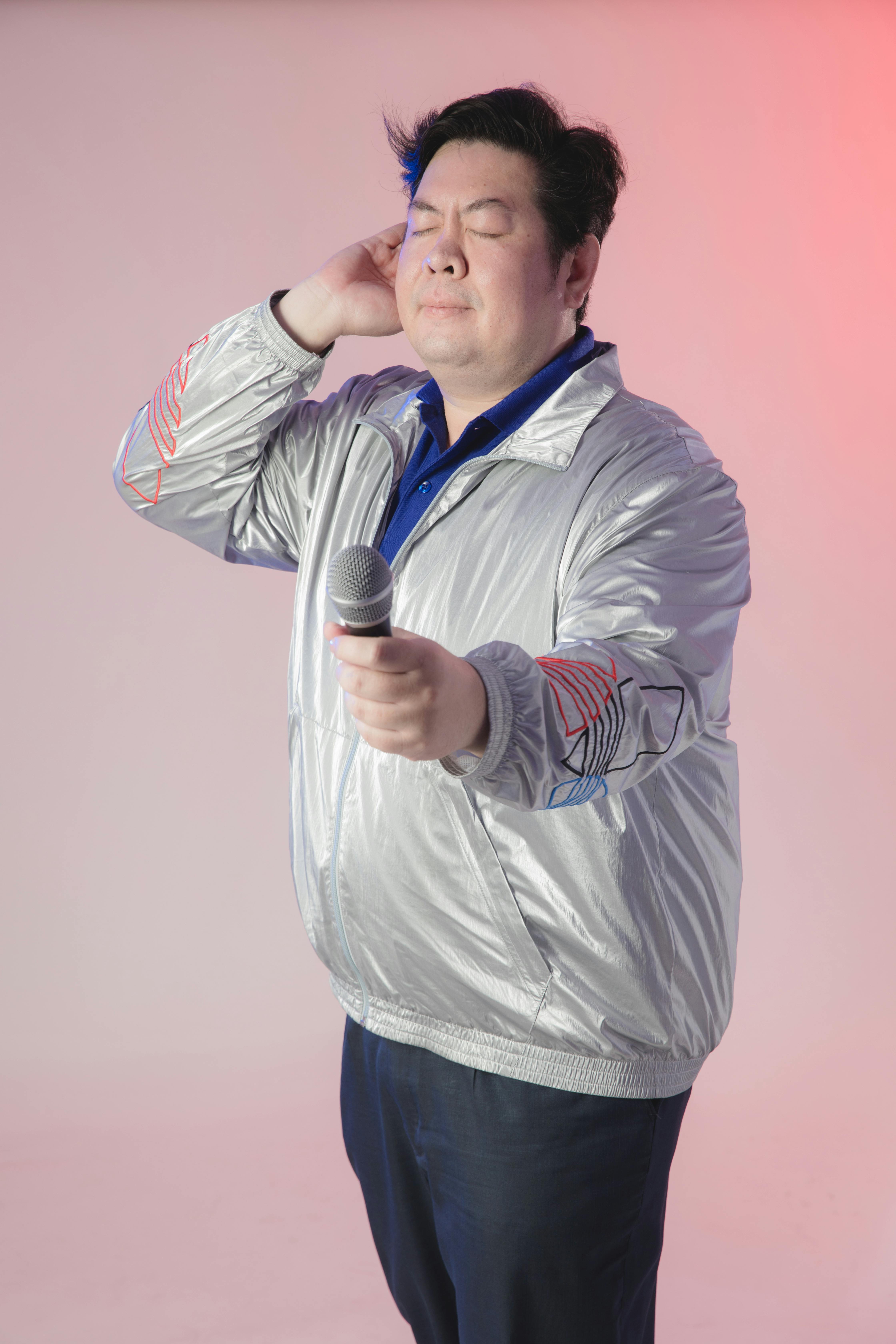 台語歌王過年嗆「買彩券可悲」 🎤💔