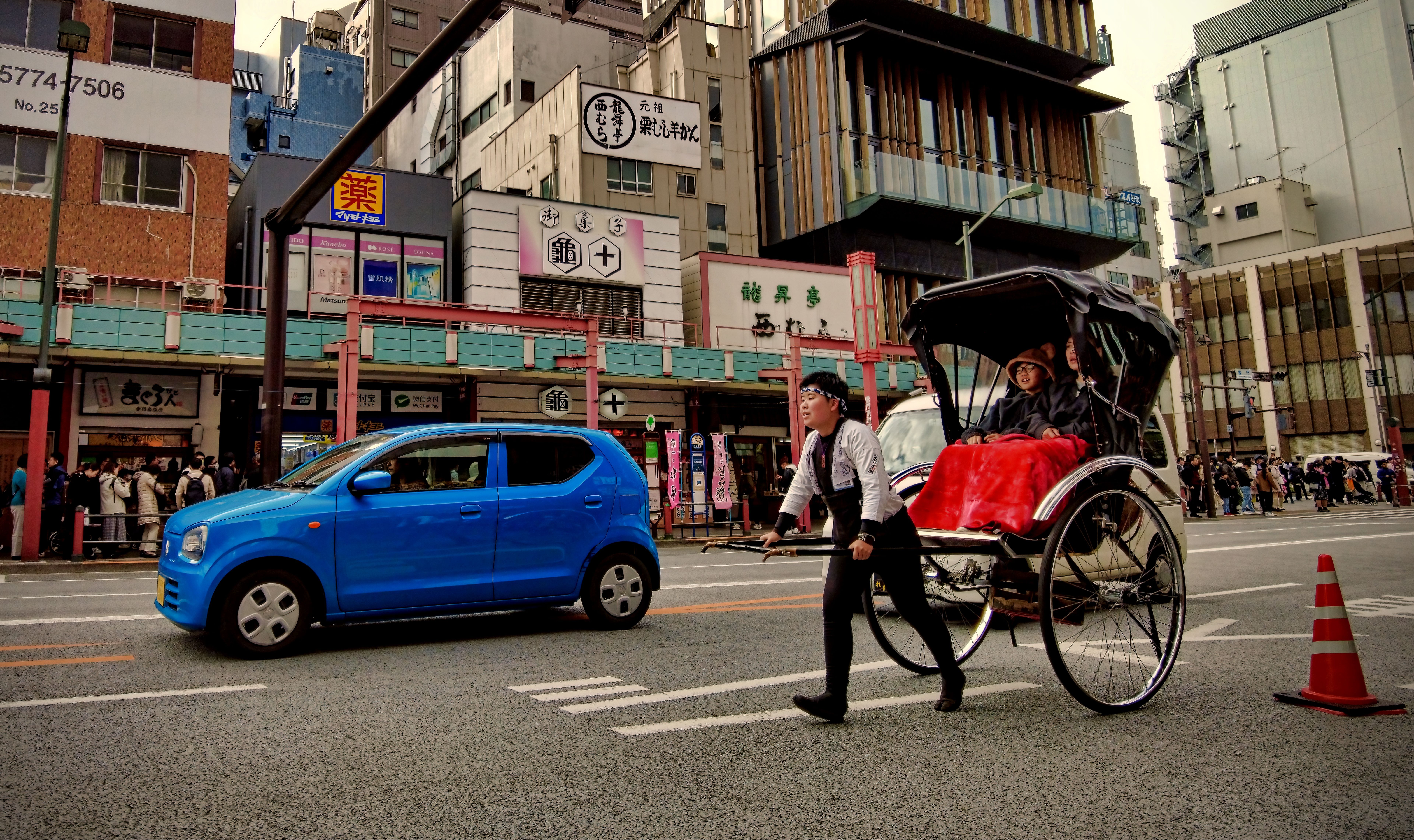 Traditional Rickshaw Ride in Tokyo Asakusa · Free Stock Photo