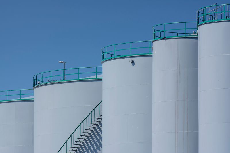 Oil tanks