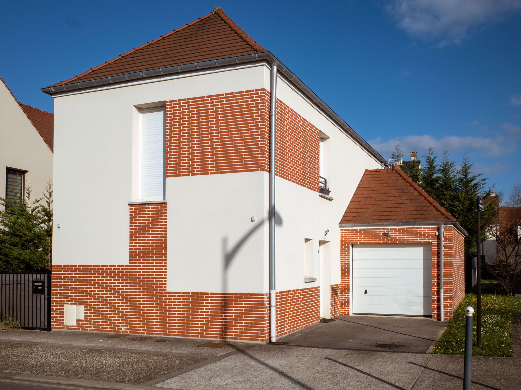 House Painting in Woodford Bridge — a freshly painted, spotless finish
