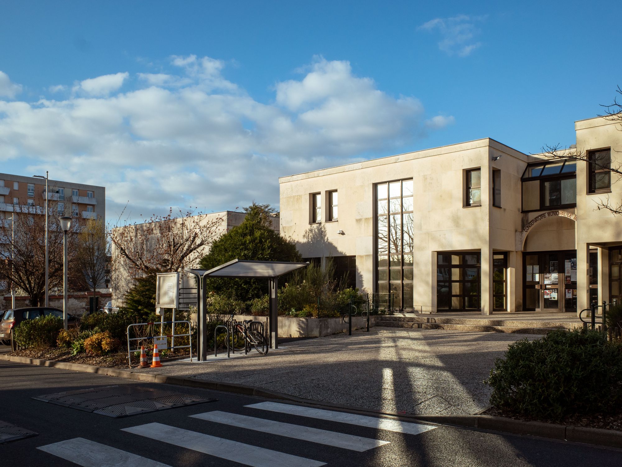 Student Removals in Shillington, South East — student move with boxes and a van