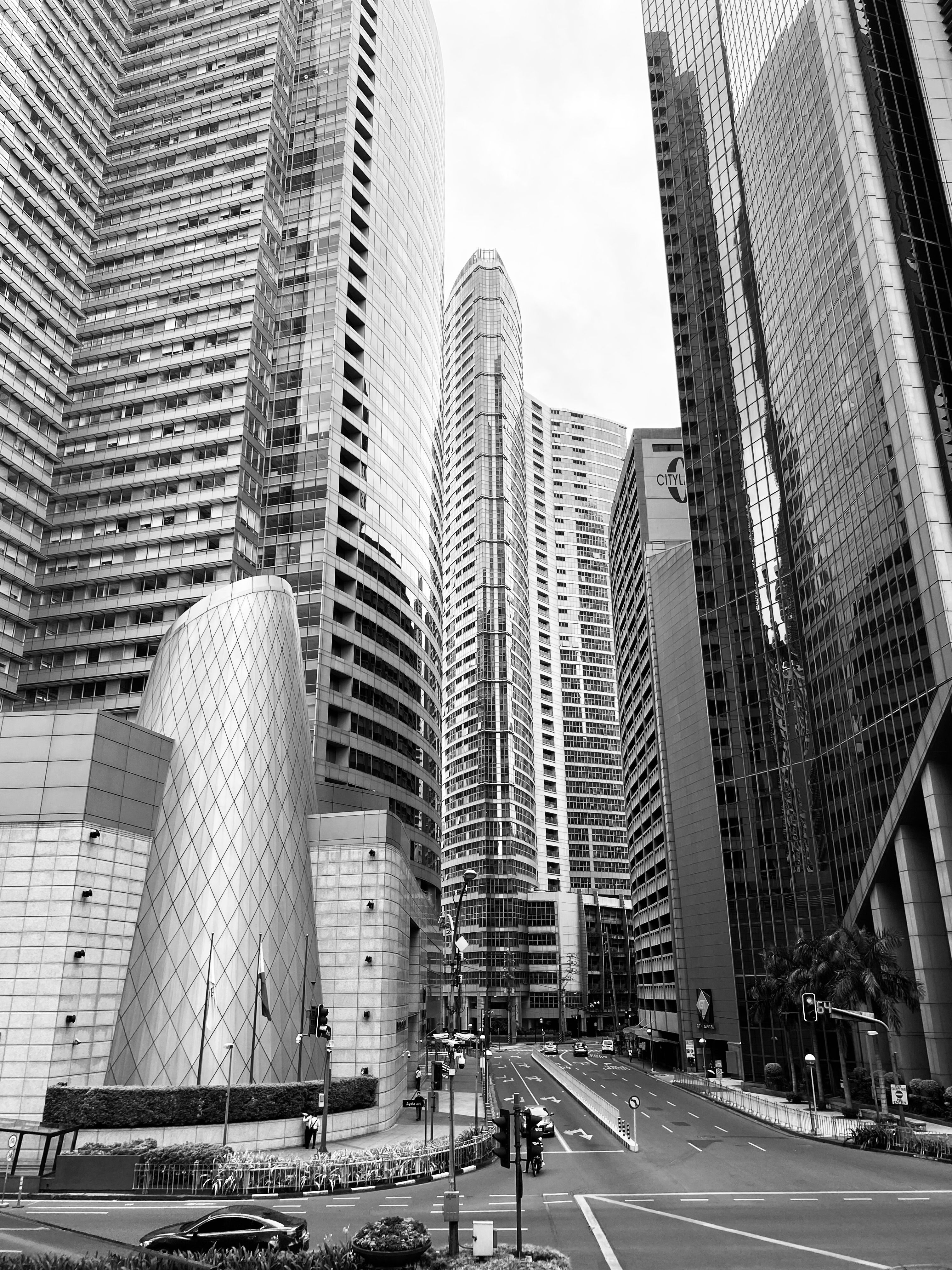 Contemporary Skyscrapers in Makati's Urban Center · Free Stock Photo
