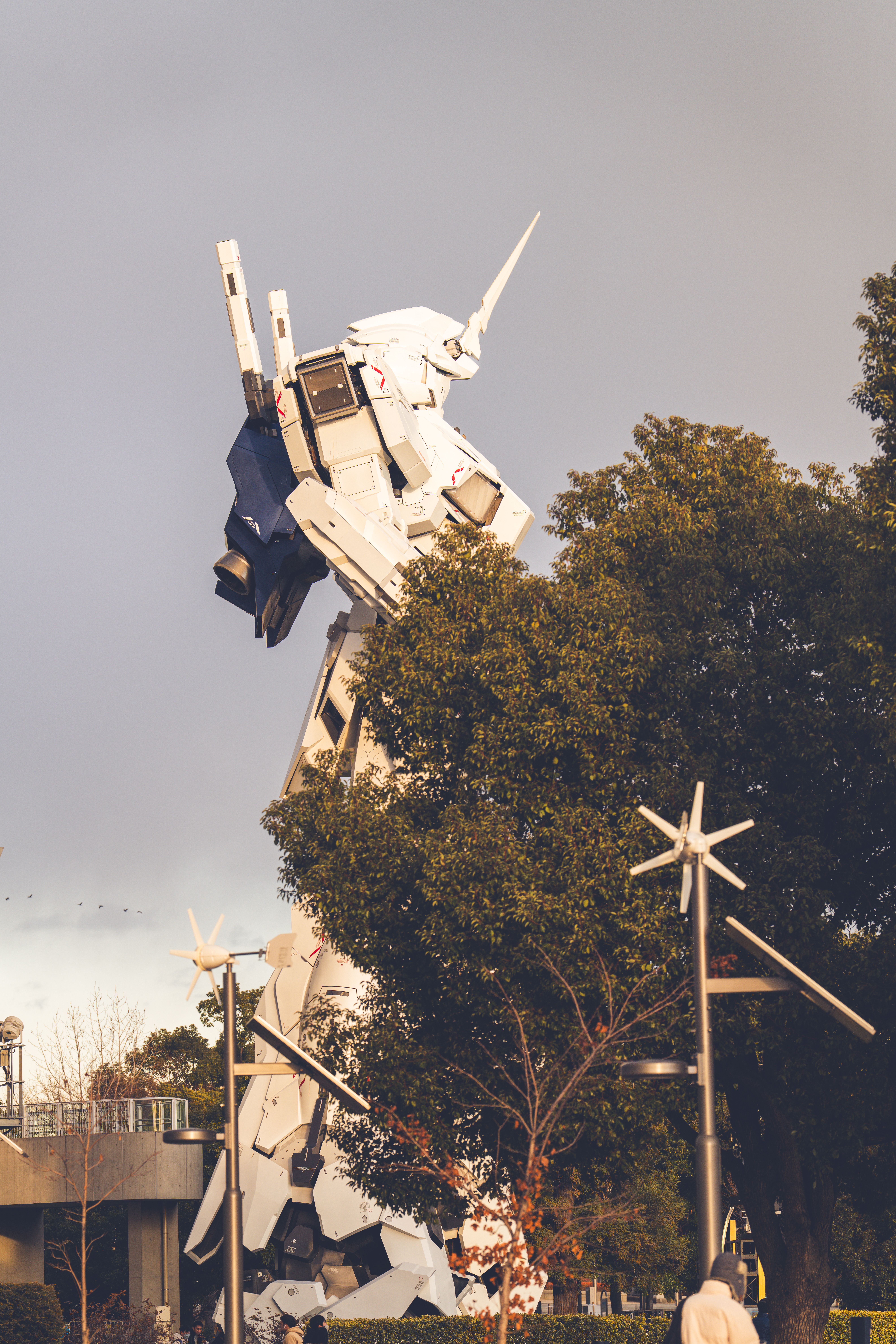 Gundam Statue in DiverCity Tokyo at Sunset · Free Stock Photo