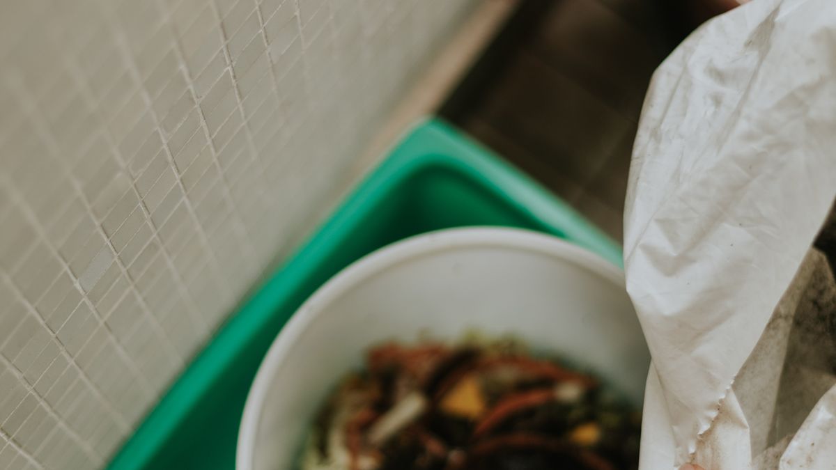 Techniques de compostage rapide pour les jardiniers pressés