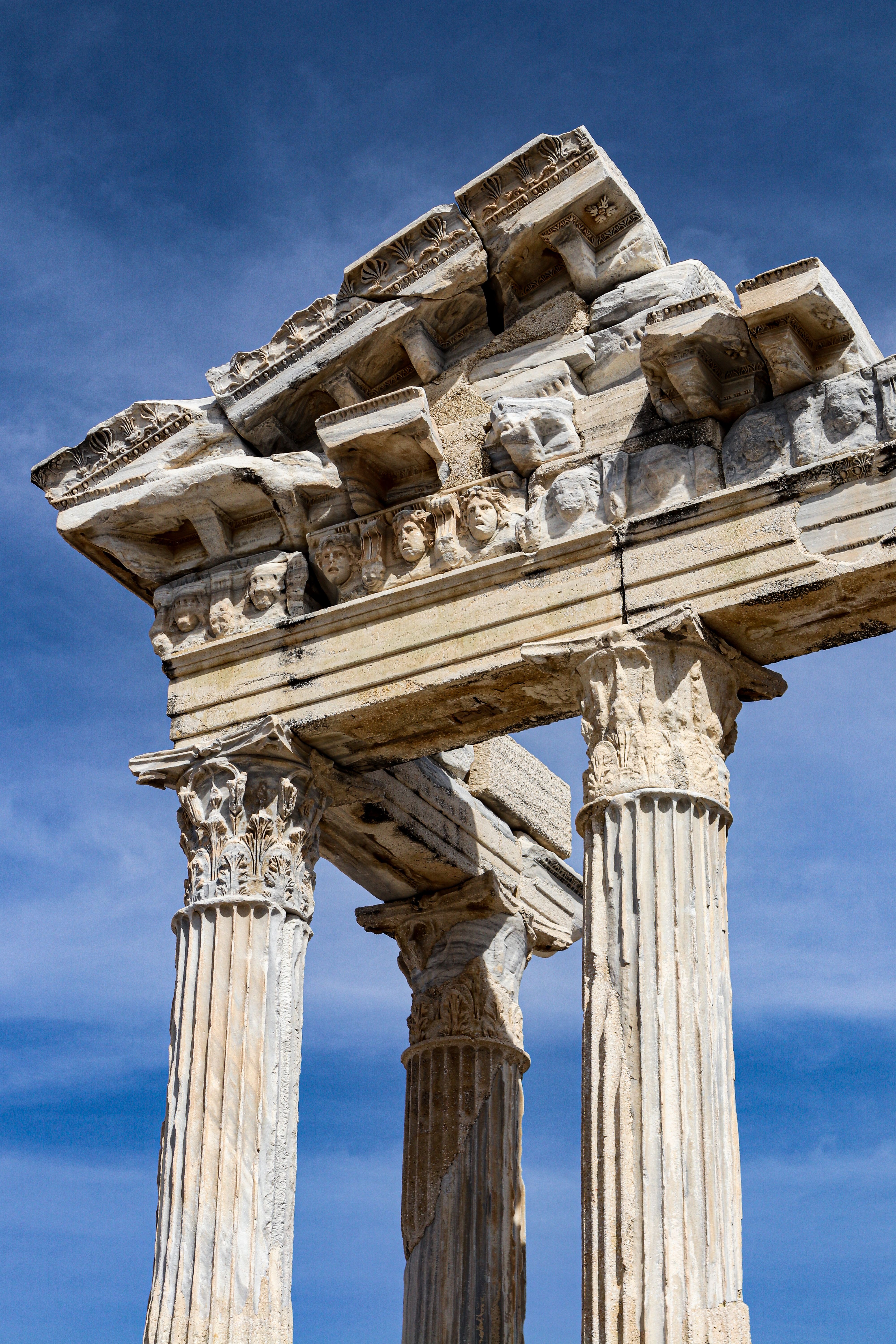 Ancient Roman Ruins under a Clear Blue Sky · Free Stock Photo