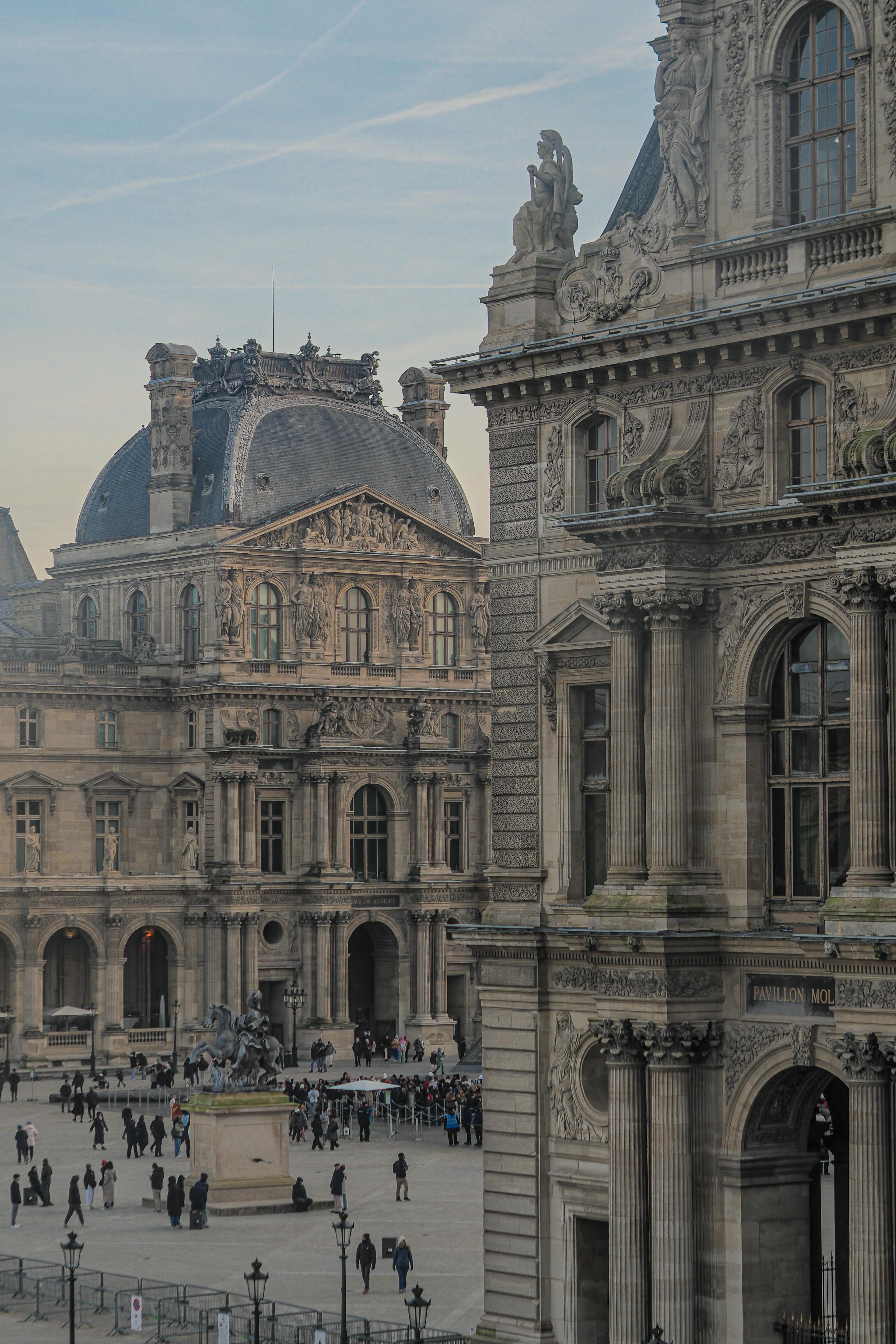 Paris Louvre Architecture at Sunset · Free Stock Photo, image size:3072x4608