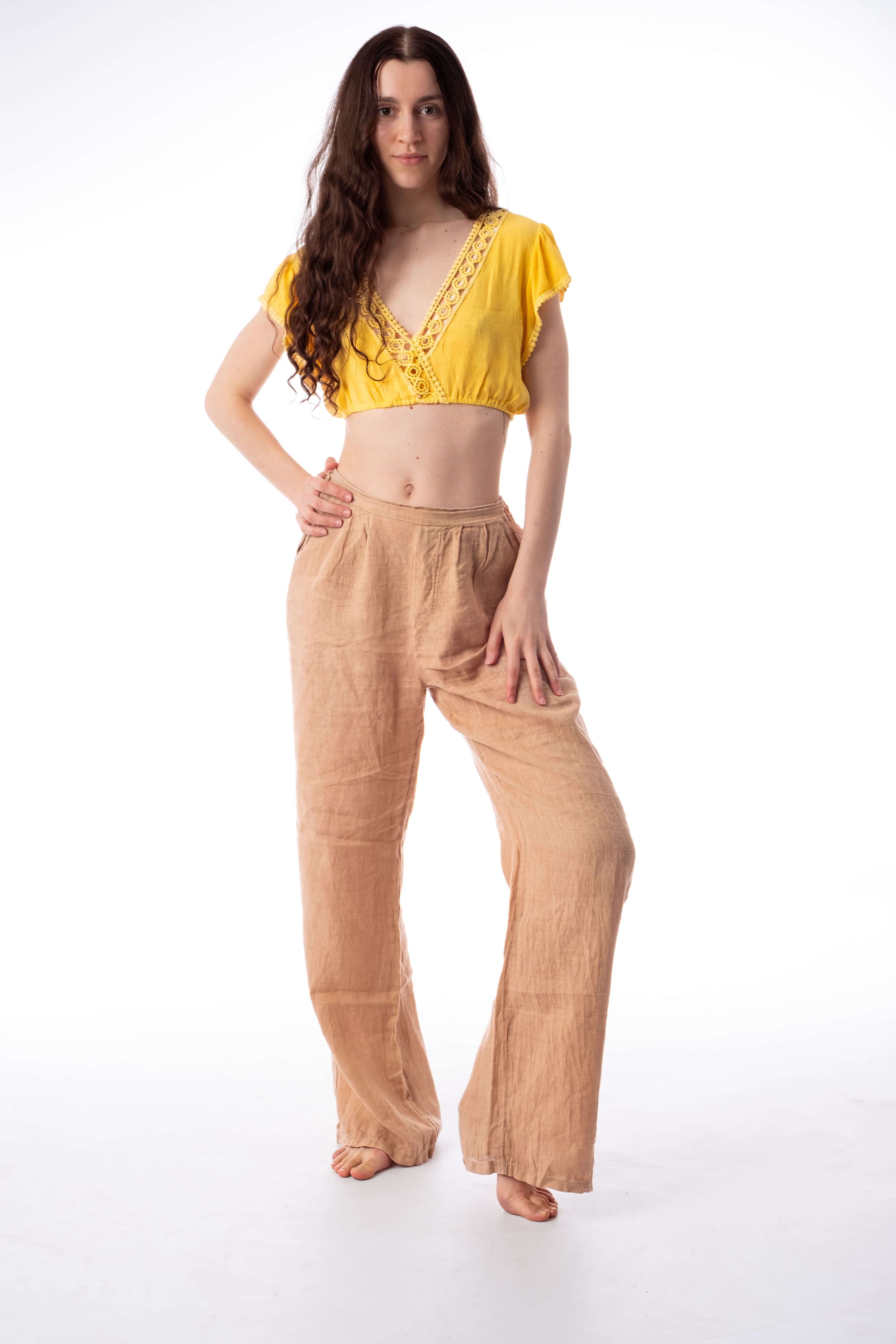 Editorial outfit mood in soft natural light