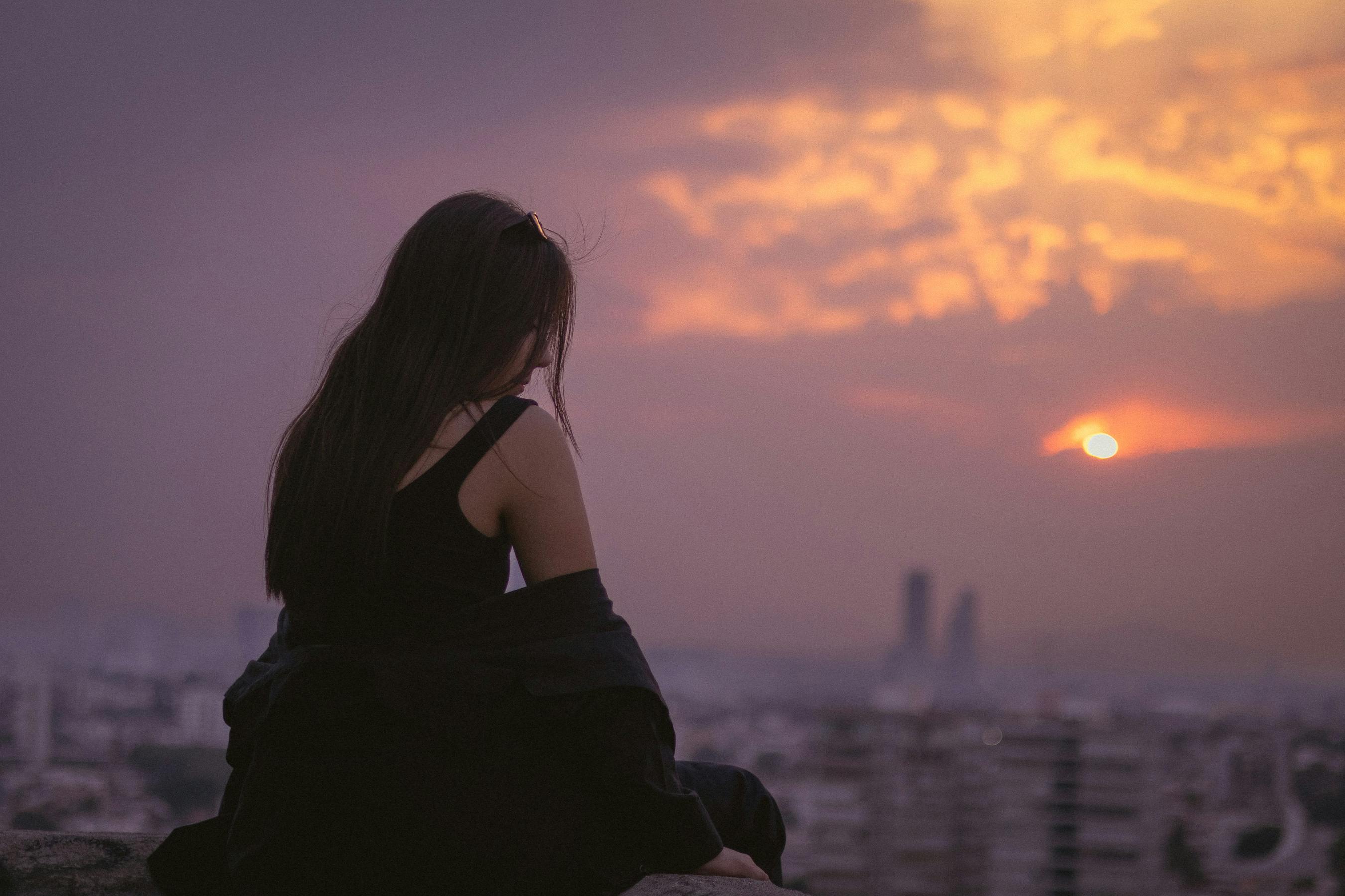 rooftop bar with Detroit skyline view at sunset - clubs and bars
