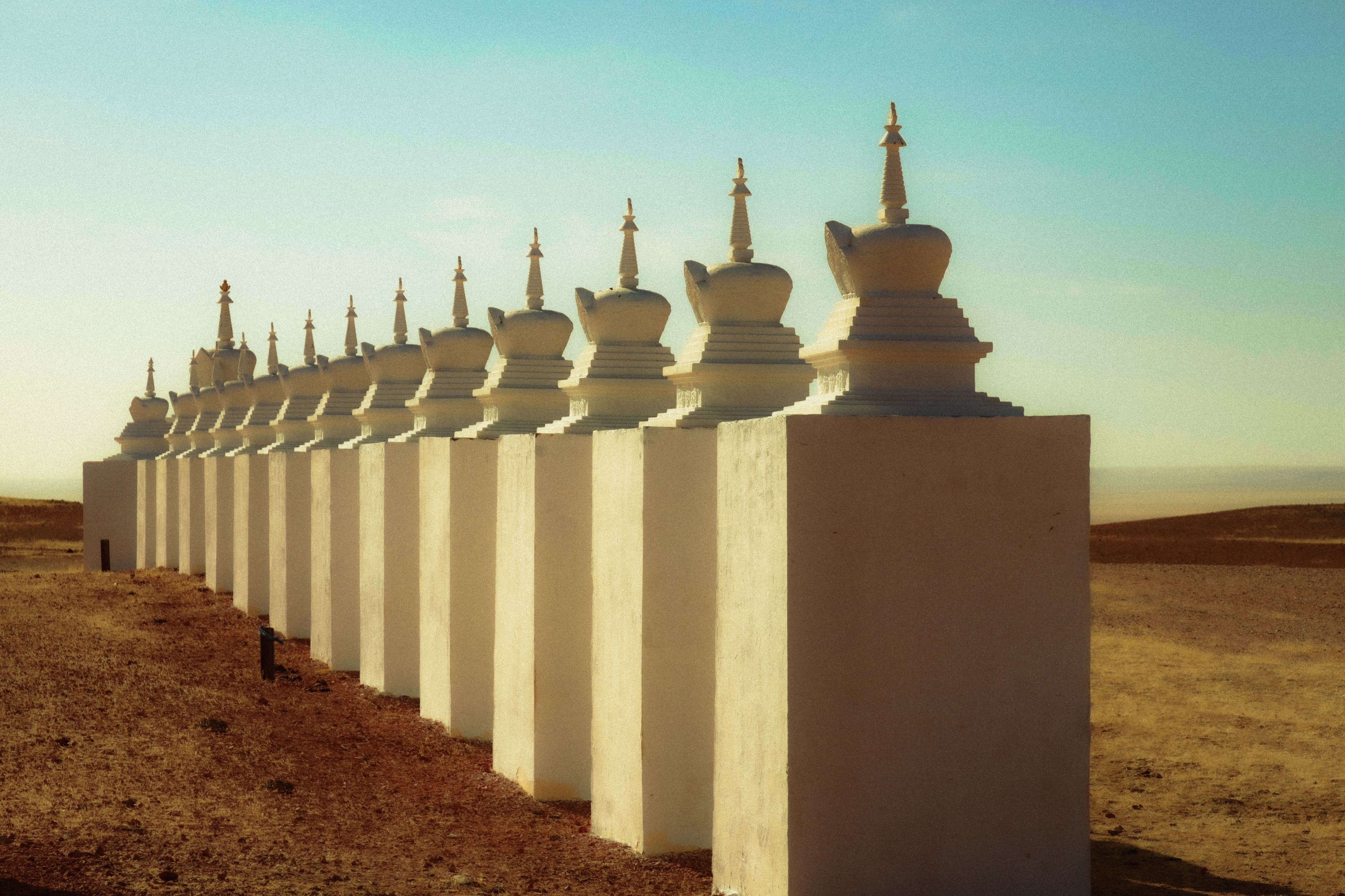 Menyingkap Misteri Monumen Batu Rusa: Situs Warisan Dunia UNESCO di Jantung Mongolia