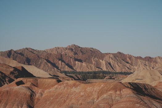 壮观的红色丹霞地貌全景