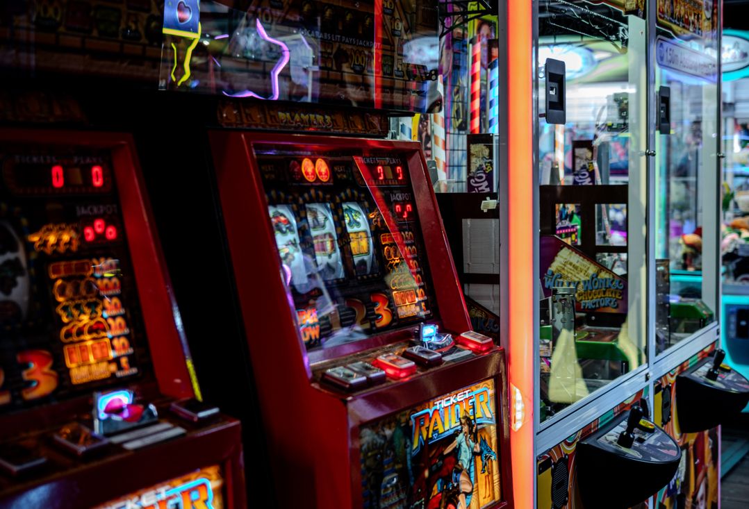 Online Casino: Spielautomaten und Live-Spiele im Überblick