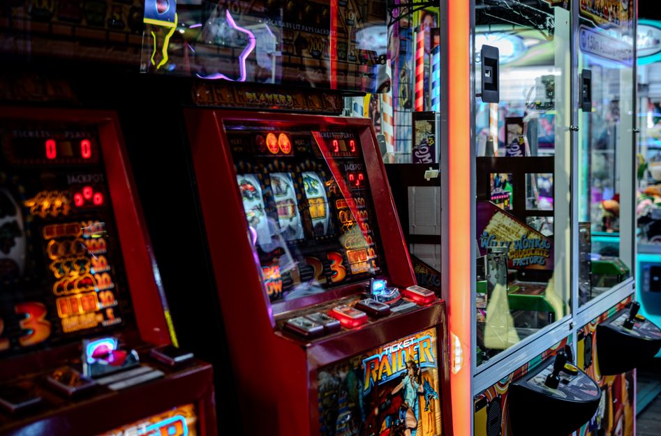 Online Casino: Spielautomaten und Live-Spiele im Überblick