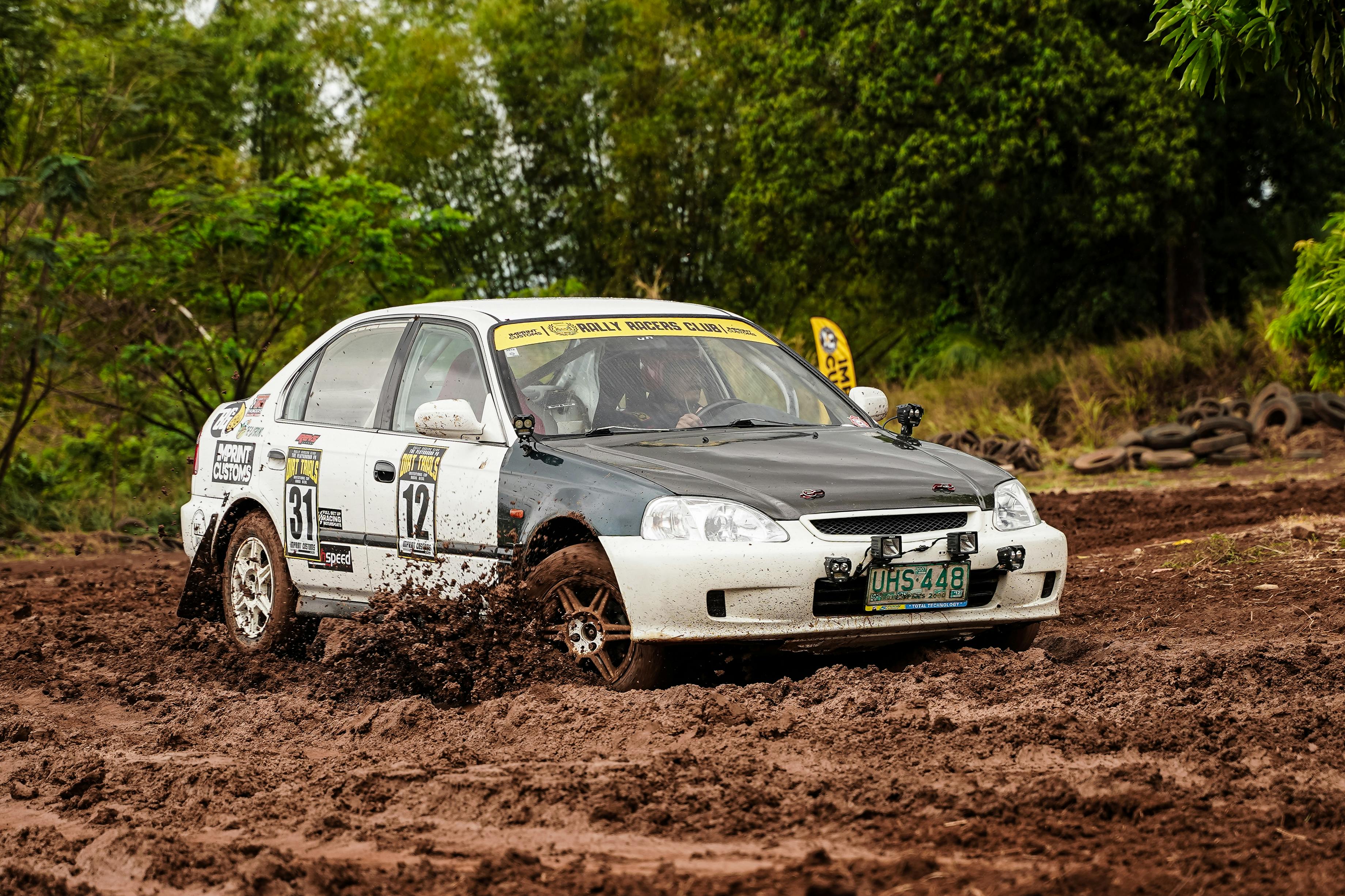 do hybrid cars need oil changes - Featured Image