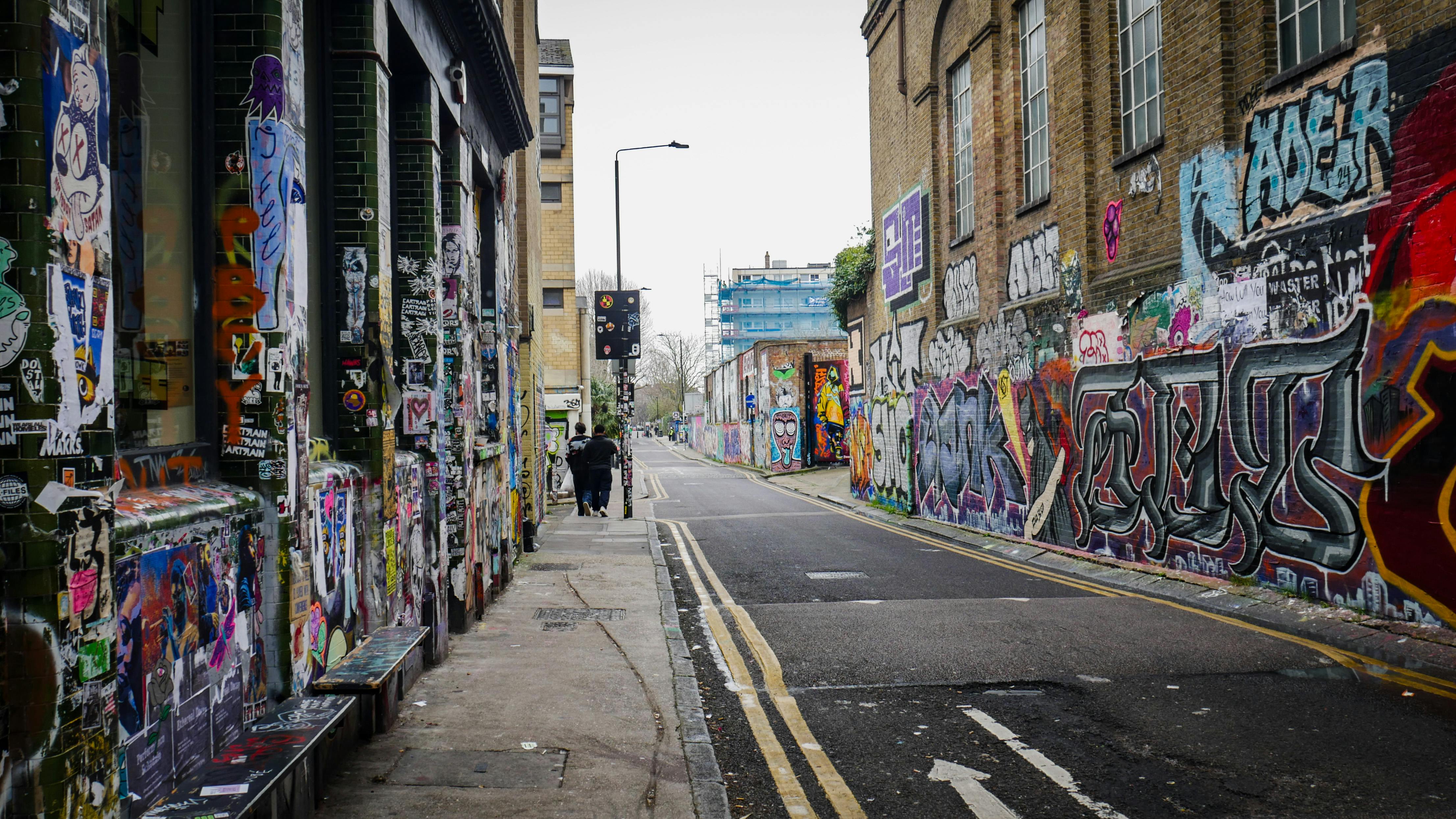 Jelajahi Shoreditch: Surga Street Art di London yang Wajib Dikunjungi!