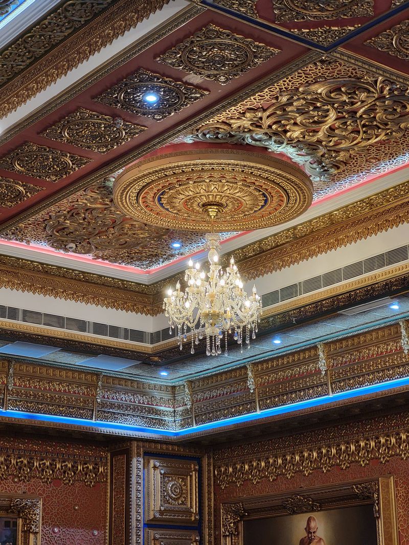 Tray Ceiling for Added Dimension