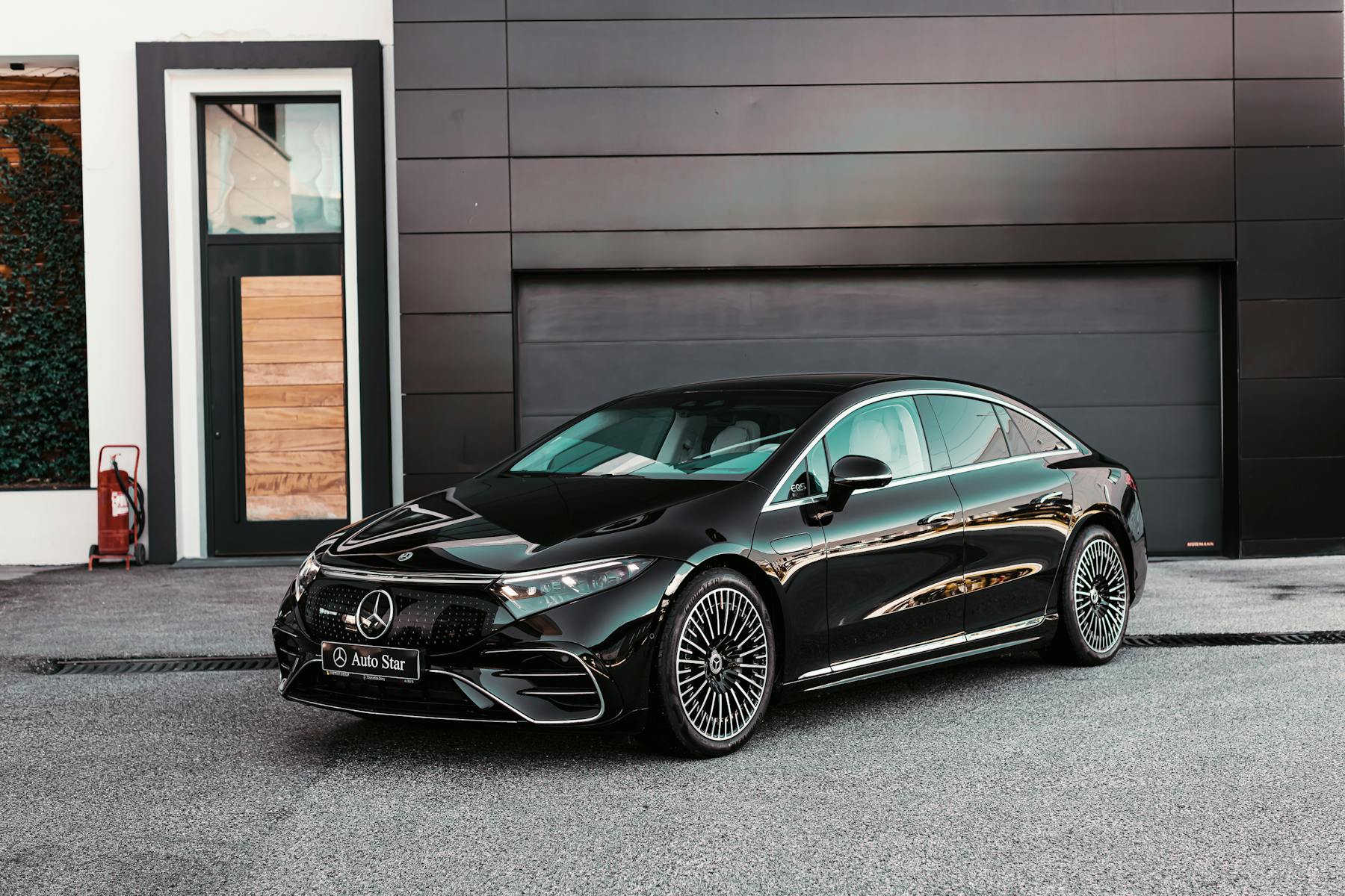 Luxury saloon in an urban setting — stock photo for layout