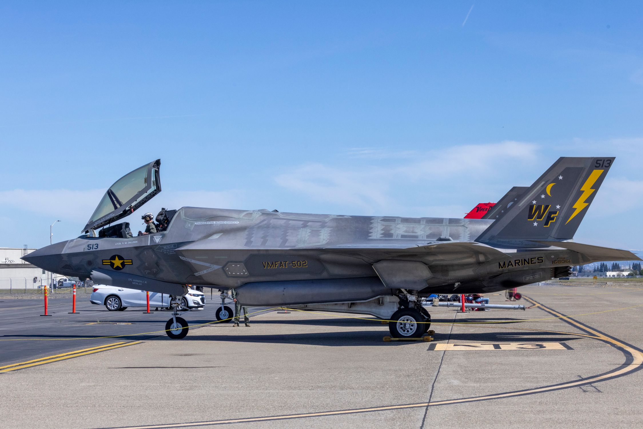 U Jet US Marine Corps F-35 Fighter Jet on Airfield · Free Stock Photo