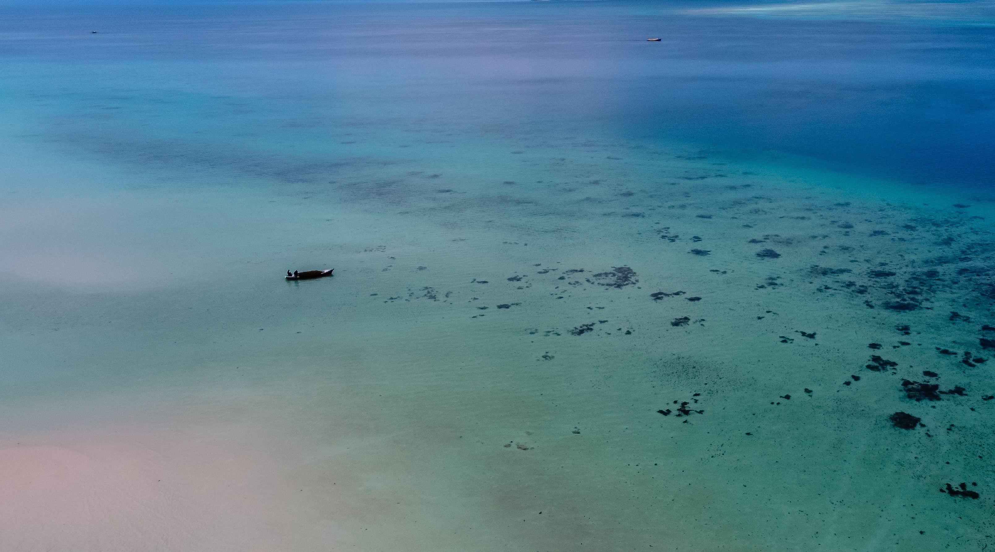 Stunning Aerial View of Pristine Aqua Waters · Free Stock Photo
