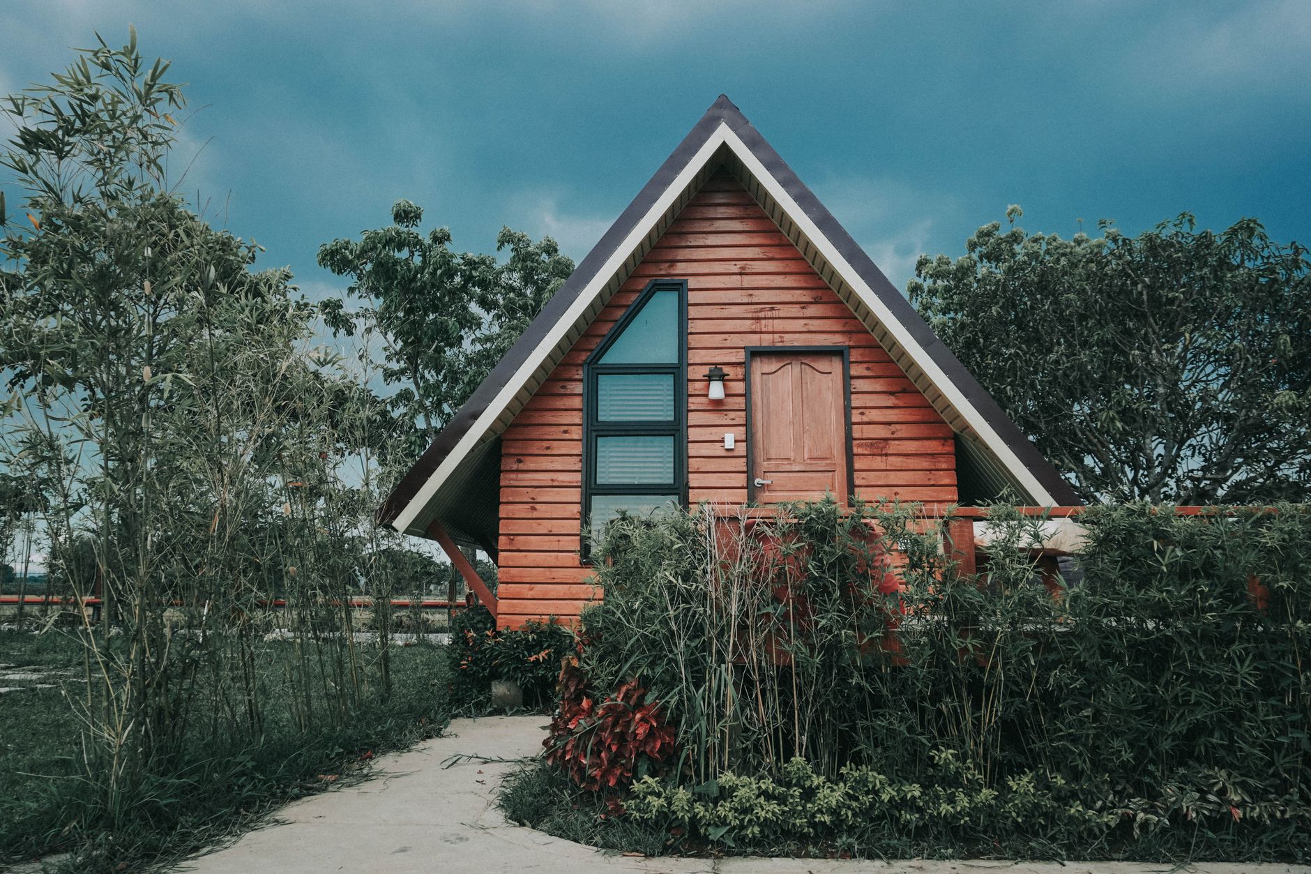 apple cabin tiny home
