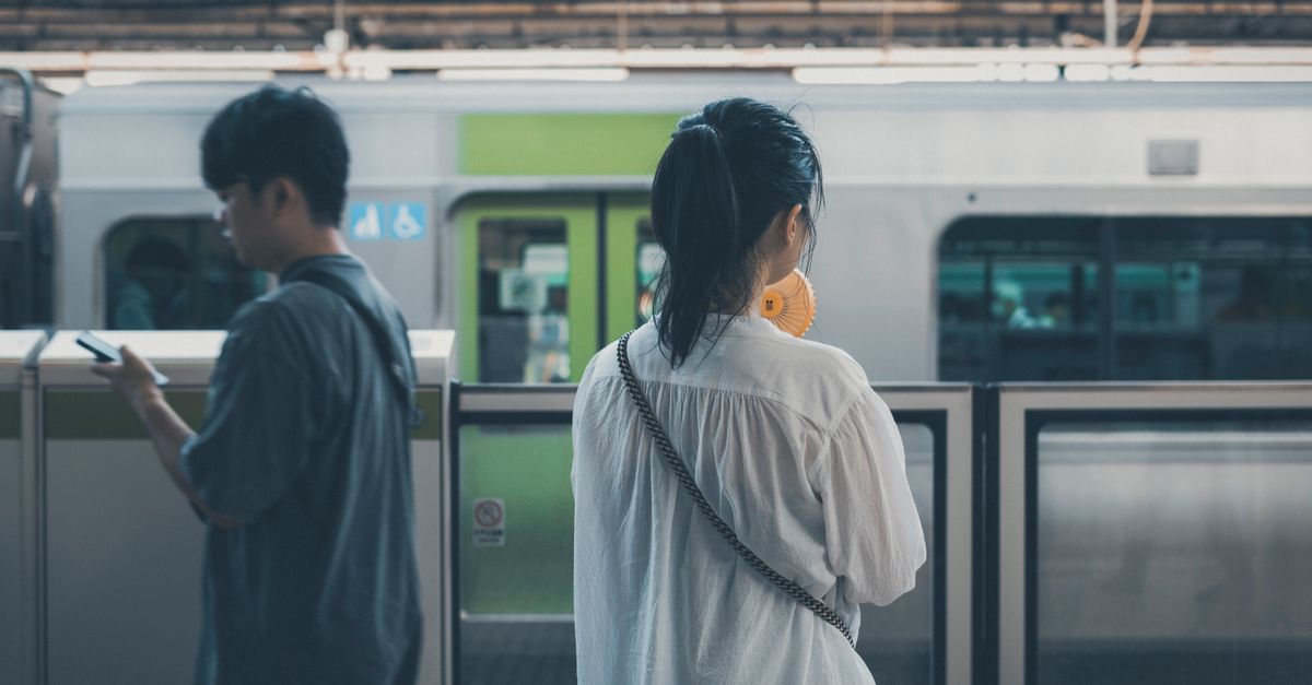 东京地铁惊心动魄的时刻!🚉💥 东京地铁惊心动魄的时刻!🚉💥